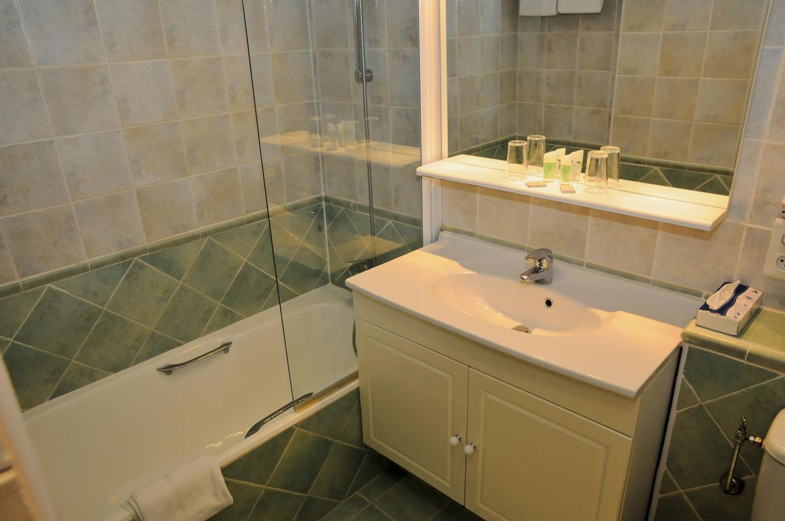 Classic Double or Twin Room photo 2