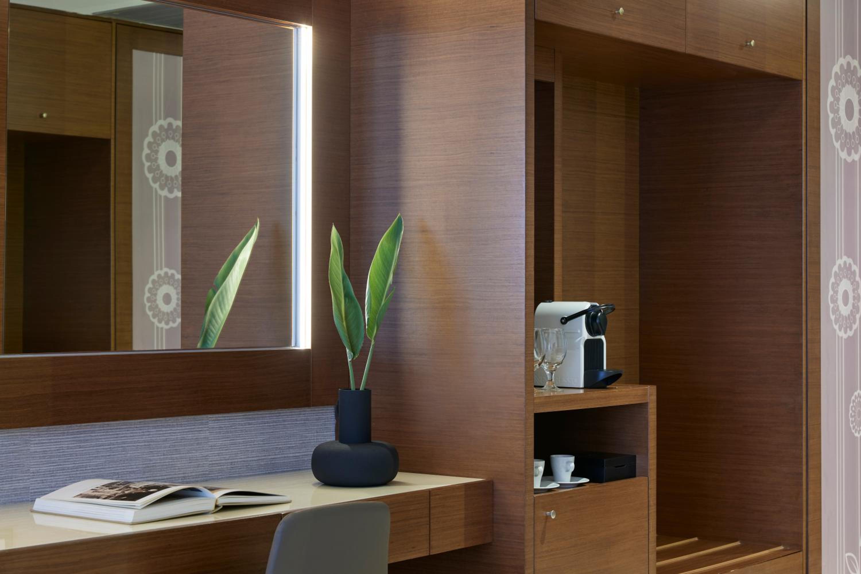Superior Room Lagoon Sea View Outdoor Whirlpool