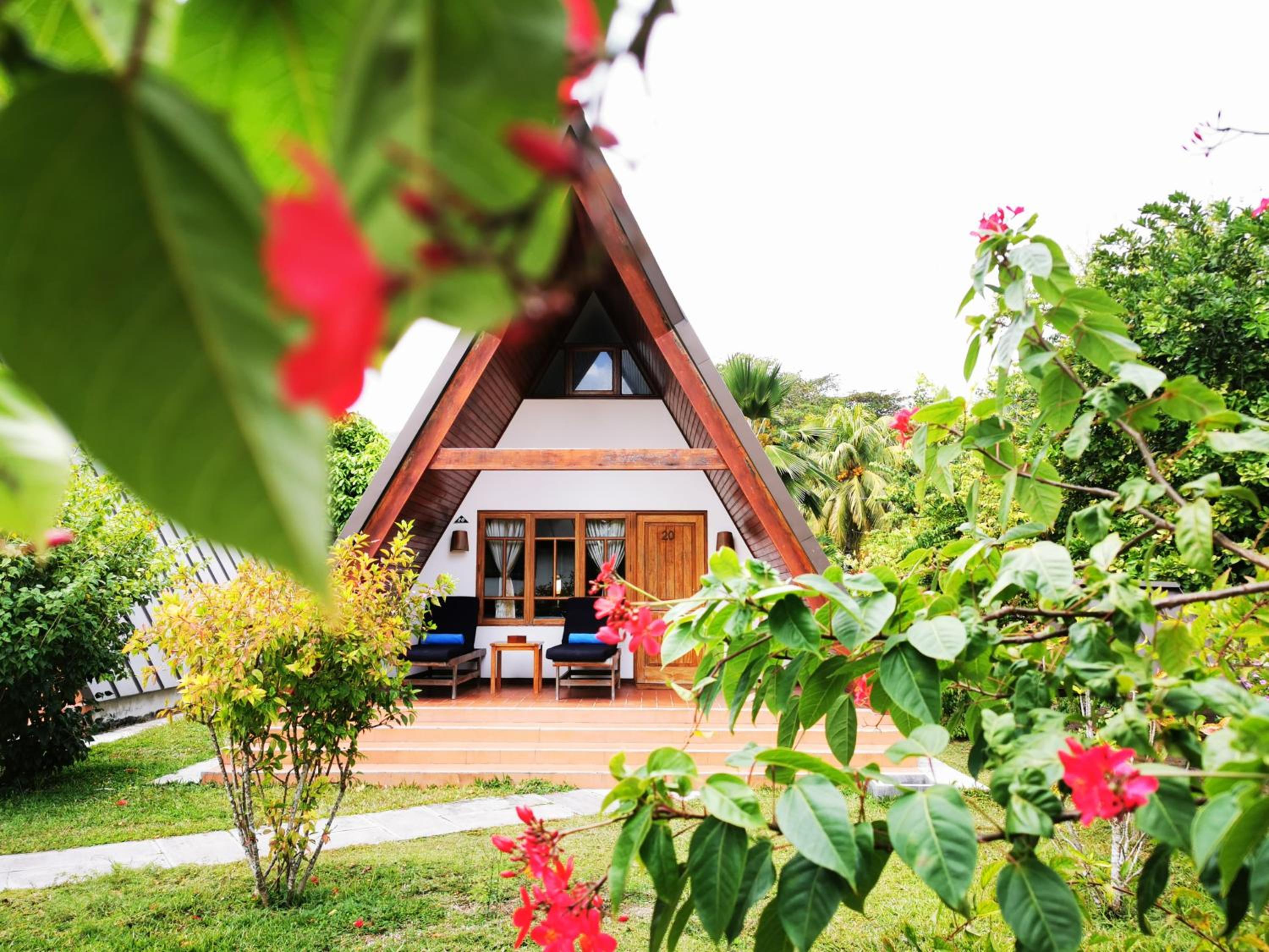 Garden Chalet - Photo 2