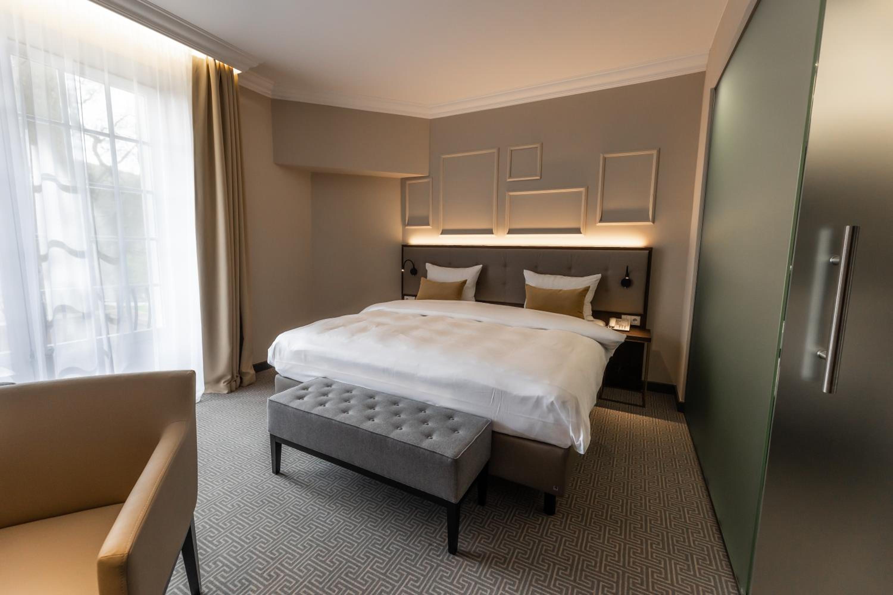 Elegant Double Room - Photo 1