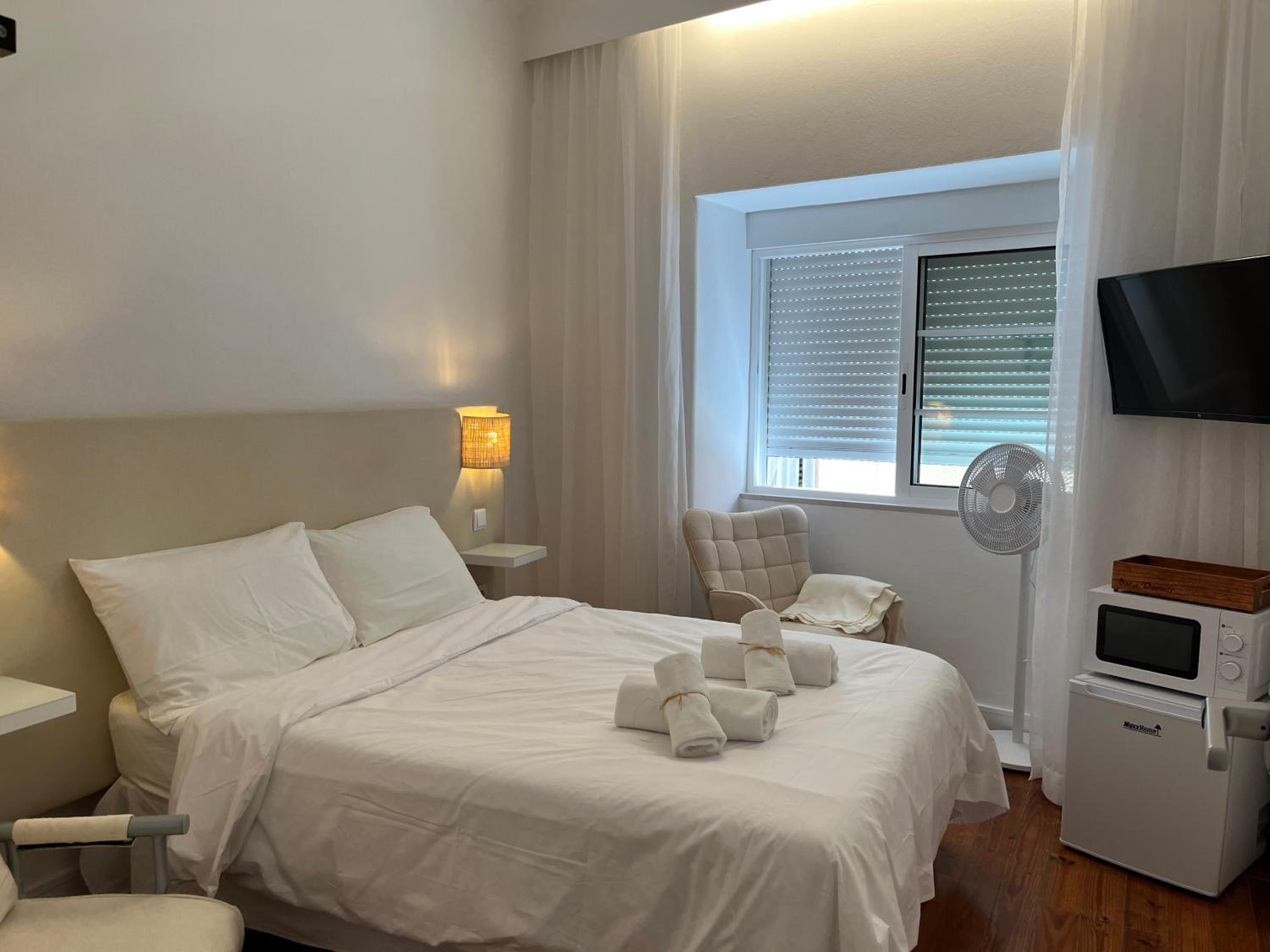 Double Room with Shared Bathroom photo 2