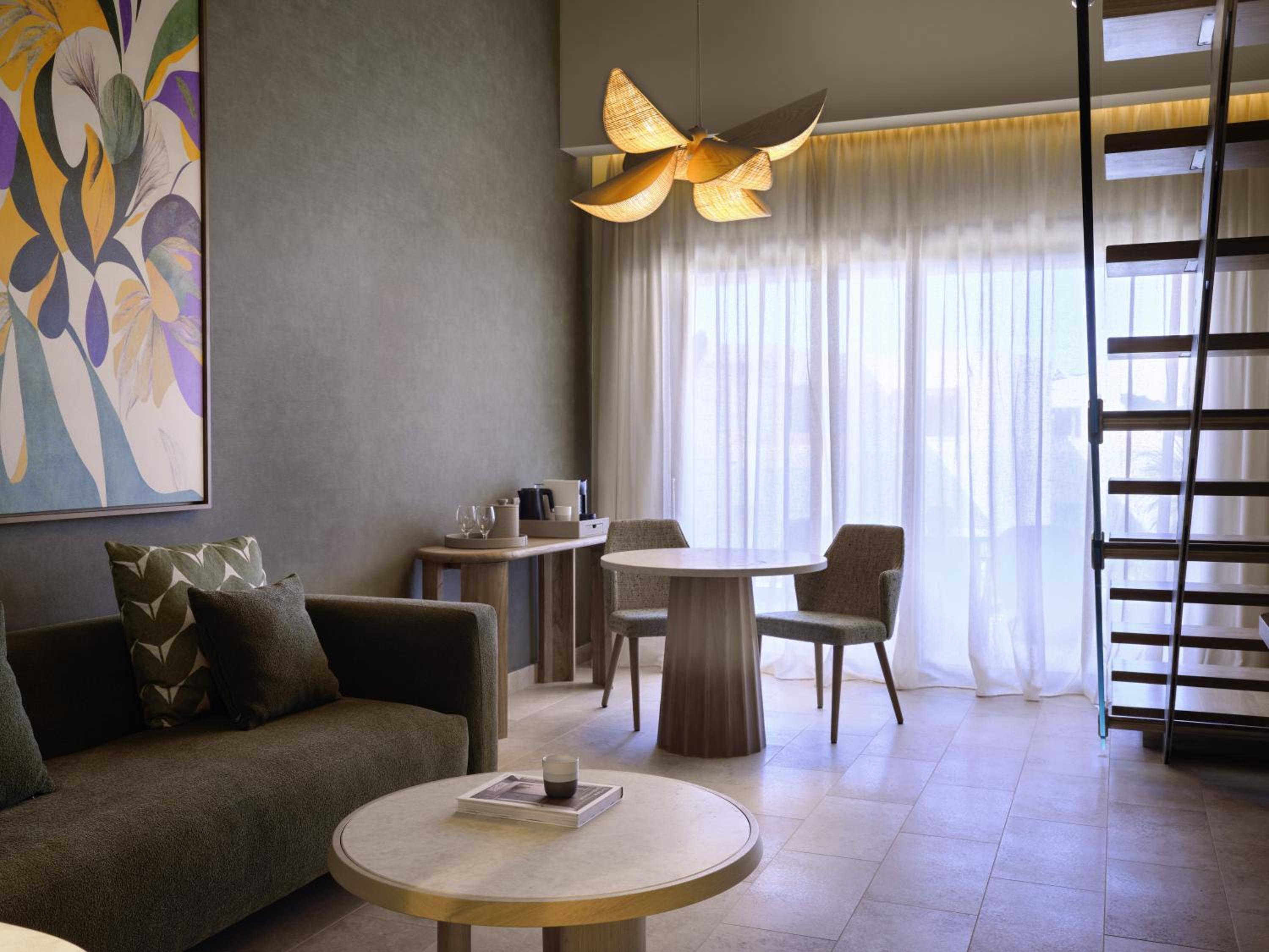 Botanical Loft Suite thumbnail 5