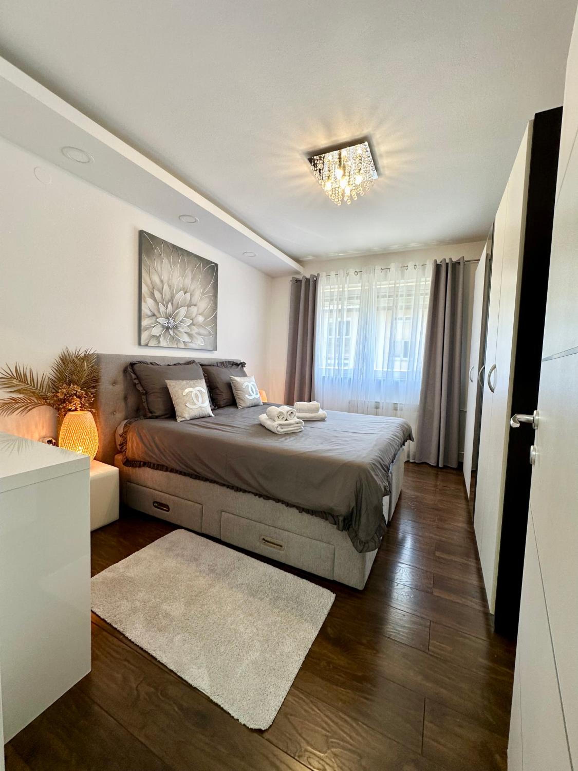 One-Bedroom Apartment - Photo 22