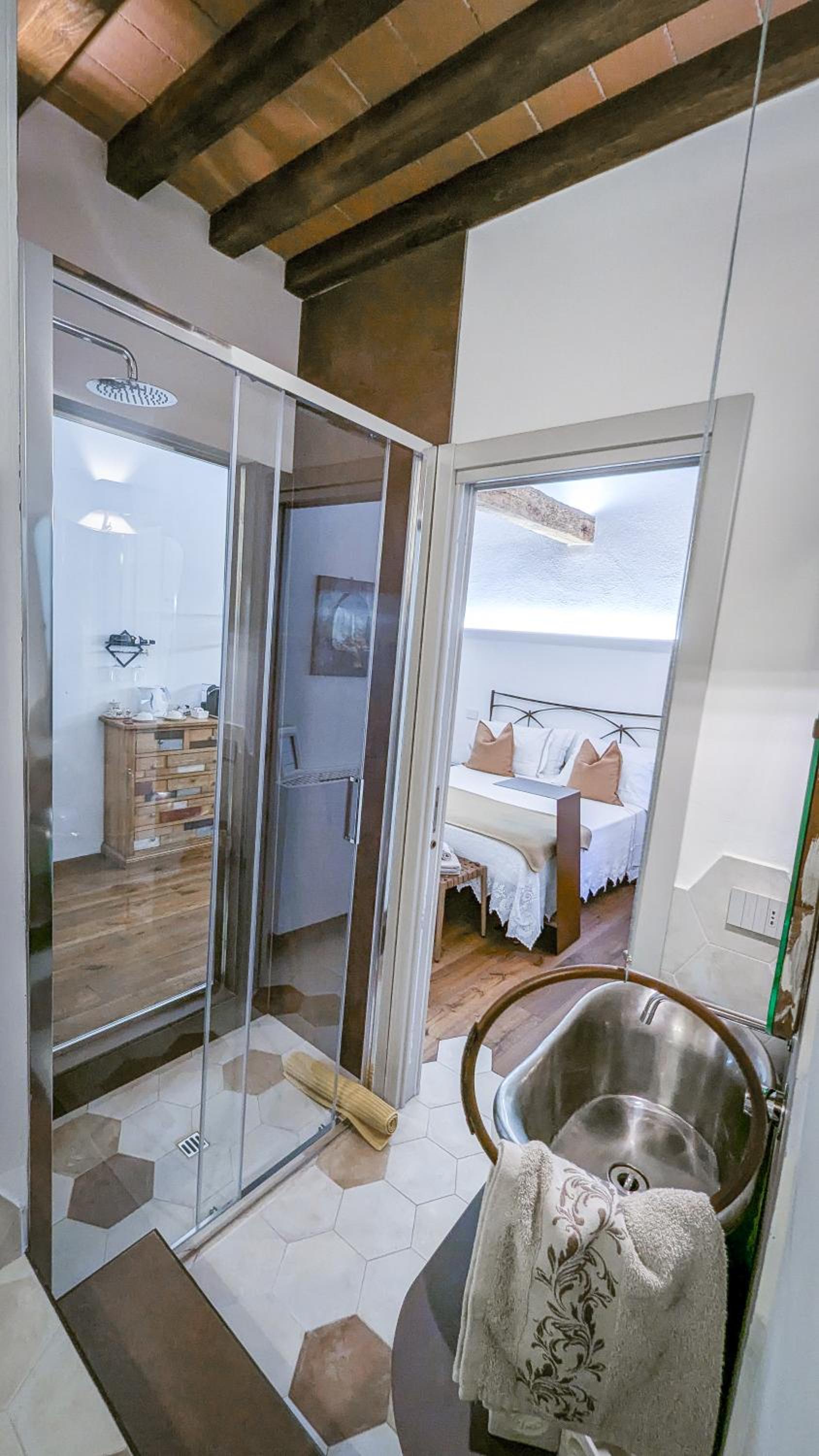 Deluxe Room - Photo 2