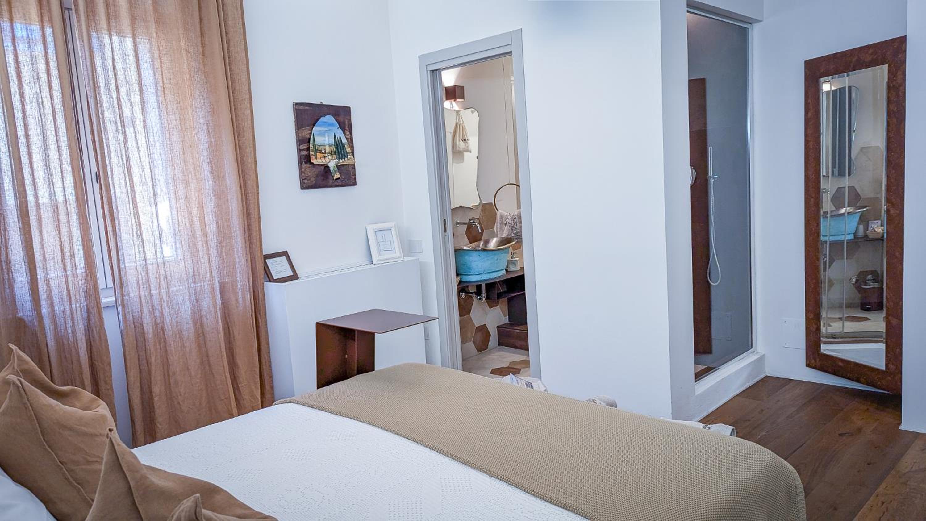 Deluxe Room - Photo 35