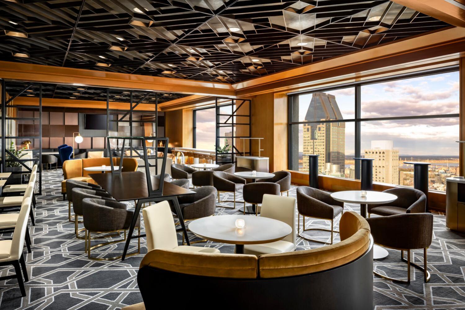 Club level, Guest room, 1 King, High floor - Photo 12