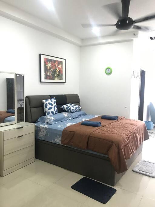 One-Bedroom Apartment photo 3