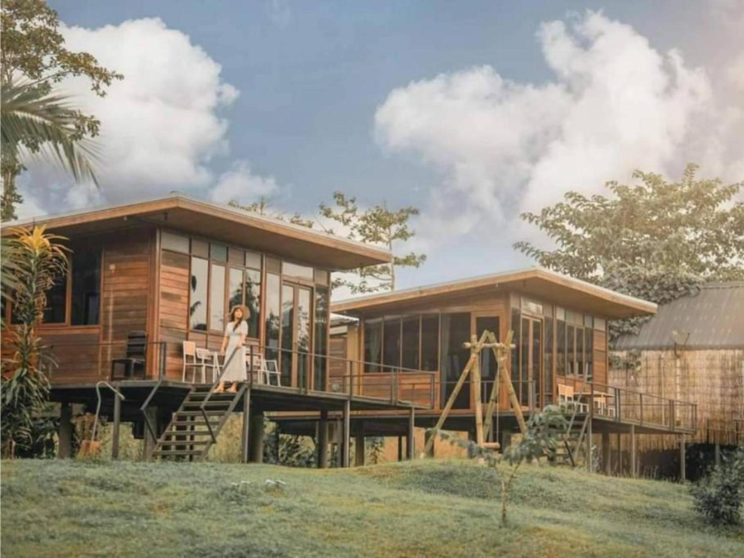 Family Room with Lake View - Photo 24