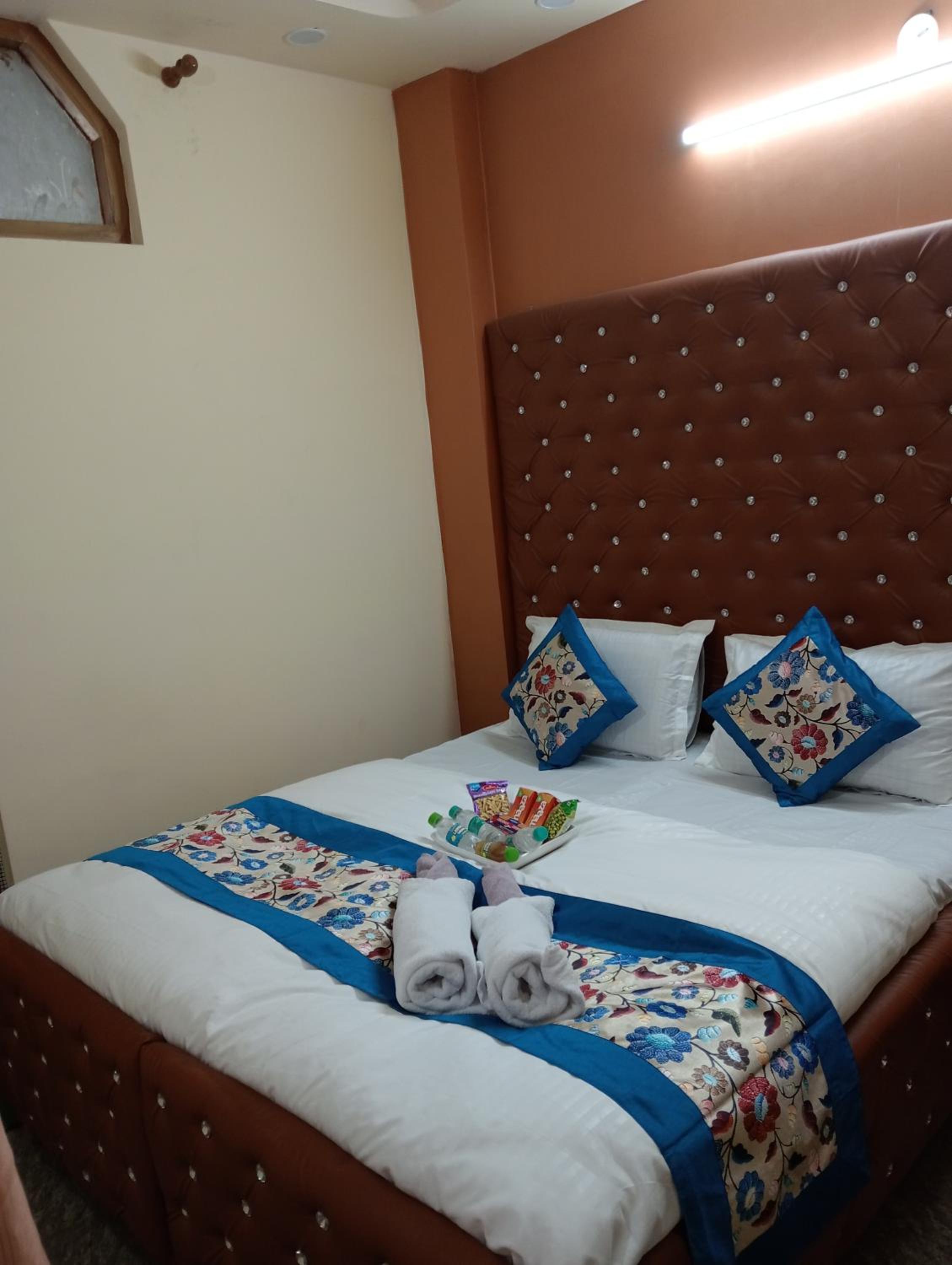 Deluxe Double Room With Shower