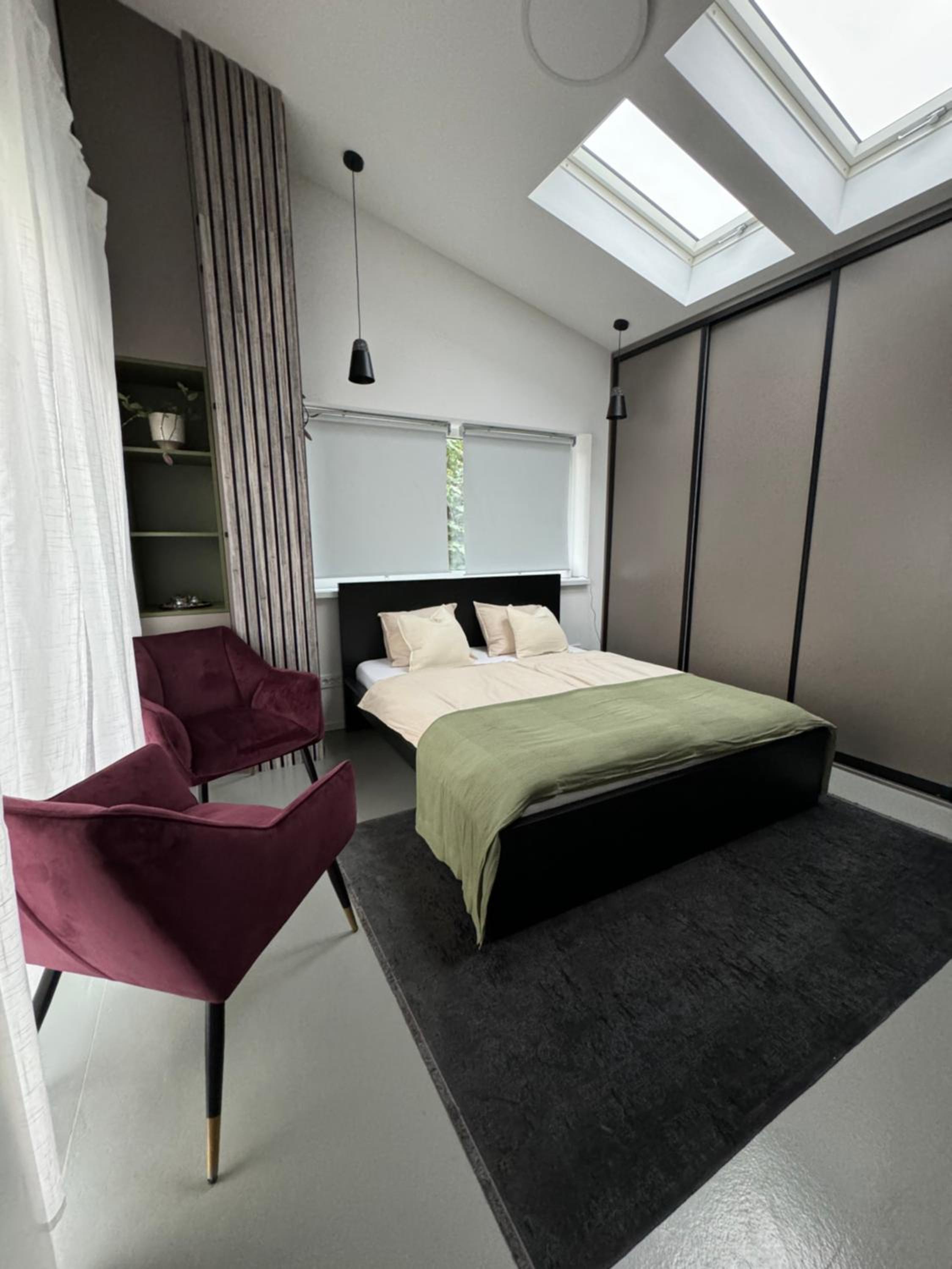 One-Bedroom Apartment photo 1