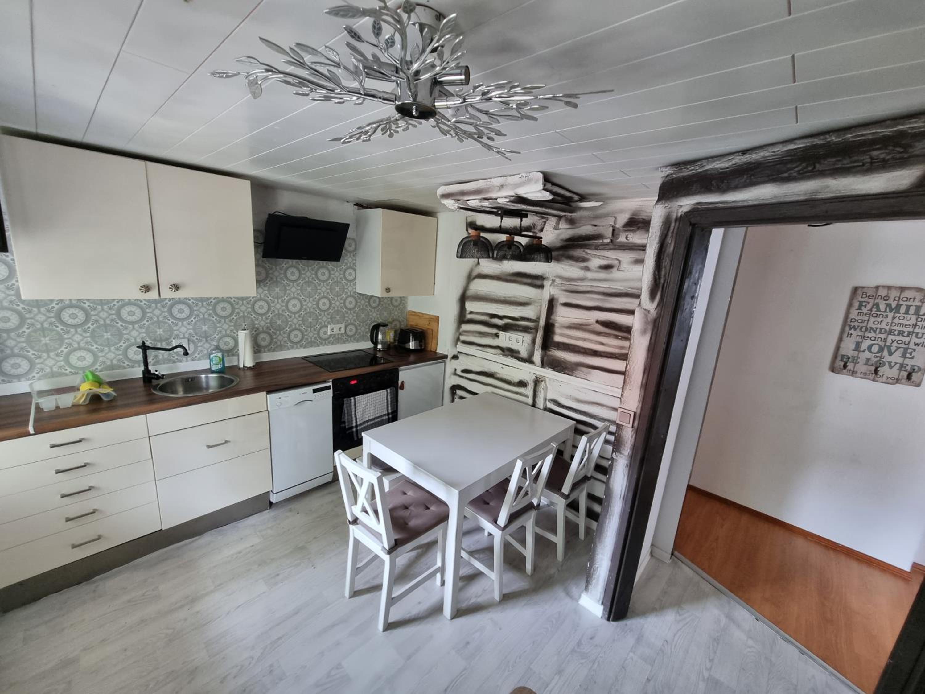 Two-Bedroom Apartment - Photo 9