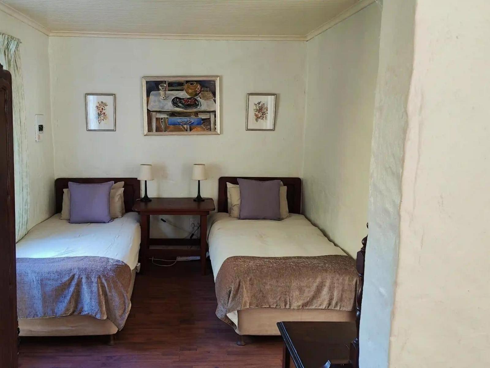 Small Twin Room - Photo 1