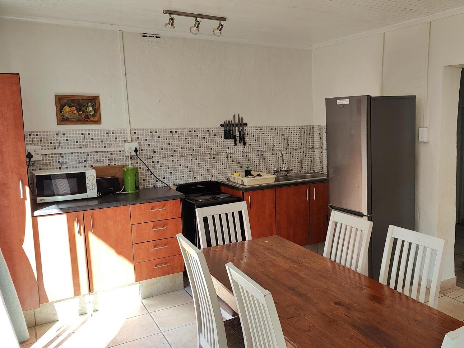 Three-Bedroom Cottage - Photo 6
