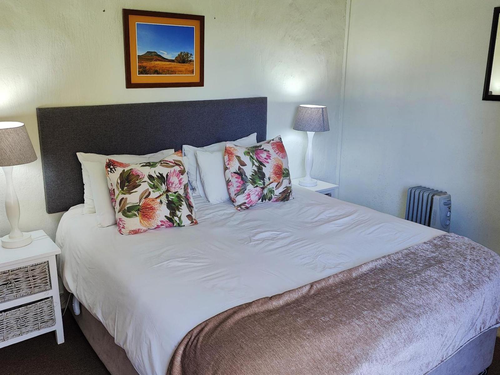 Three-Bedroom Cottage - Photo 3