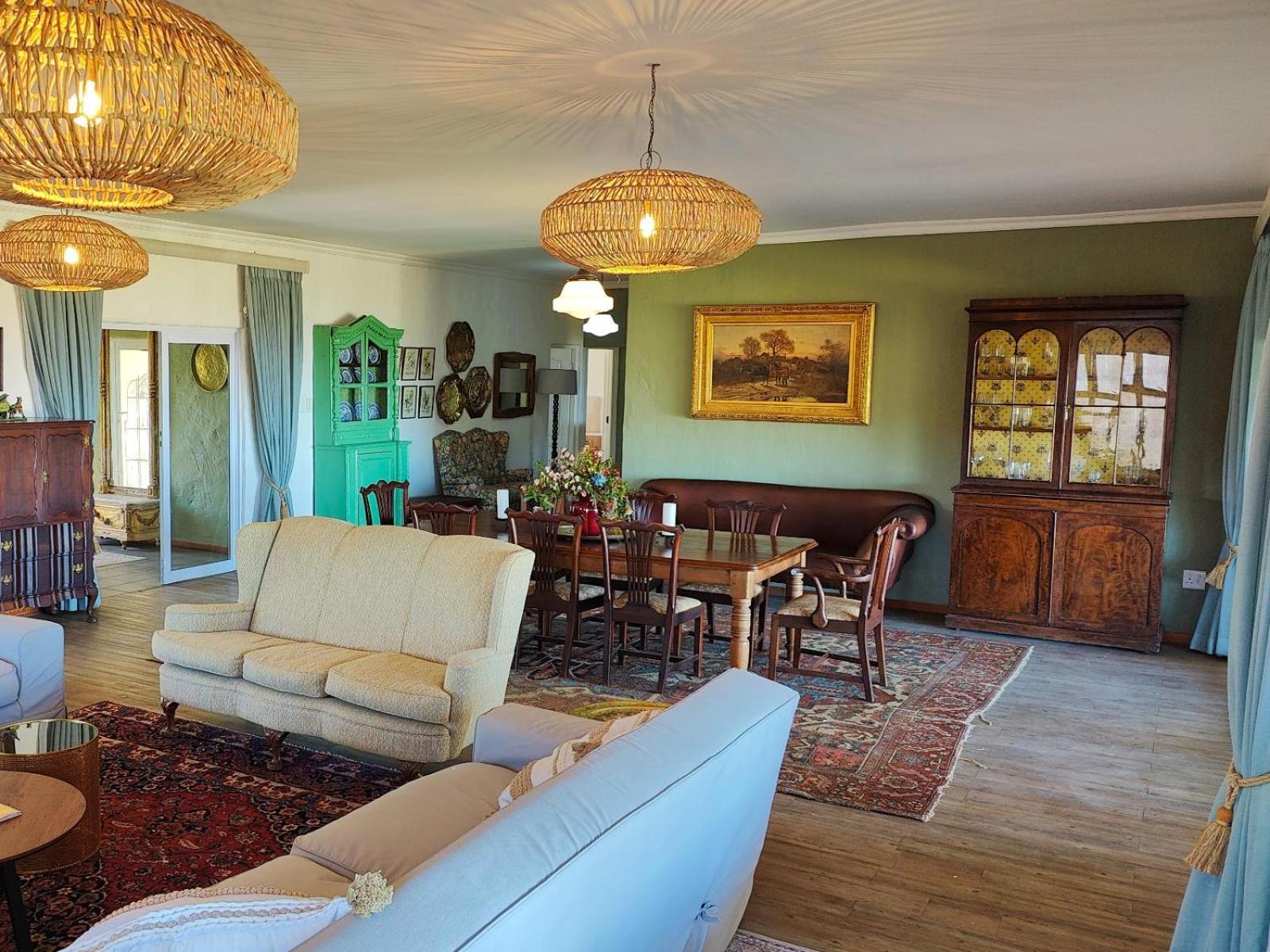 Three-Bedroom House - Photo 8