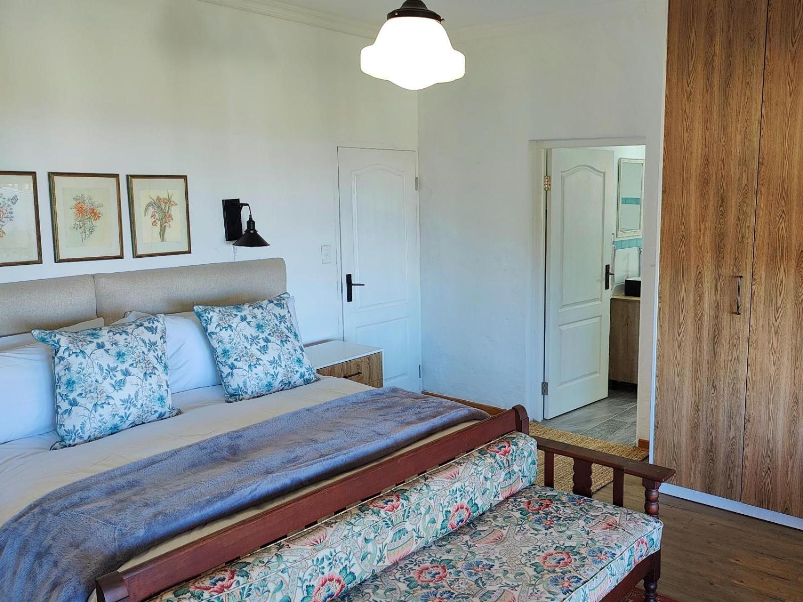 Three-Bedroom House - Photo 10