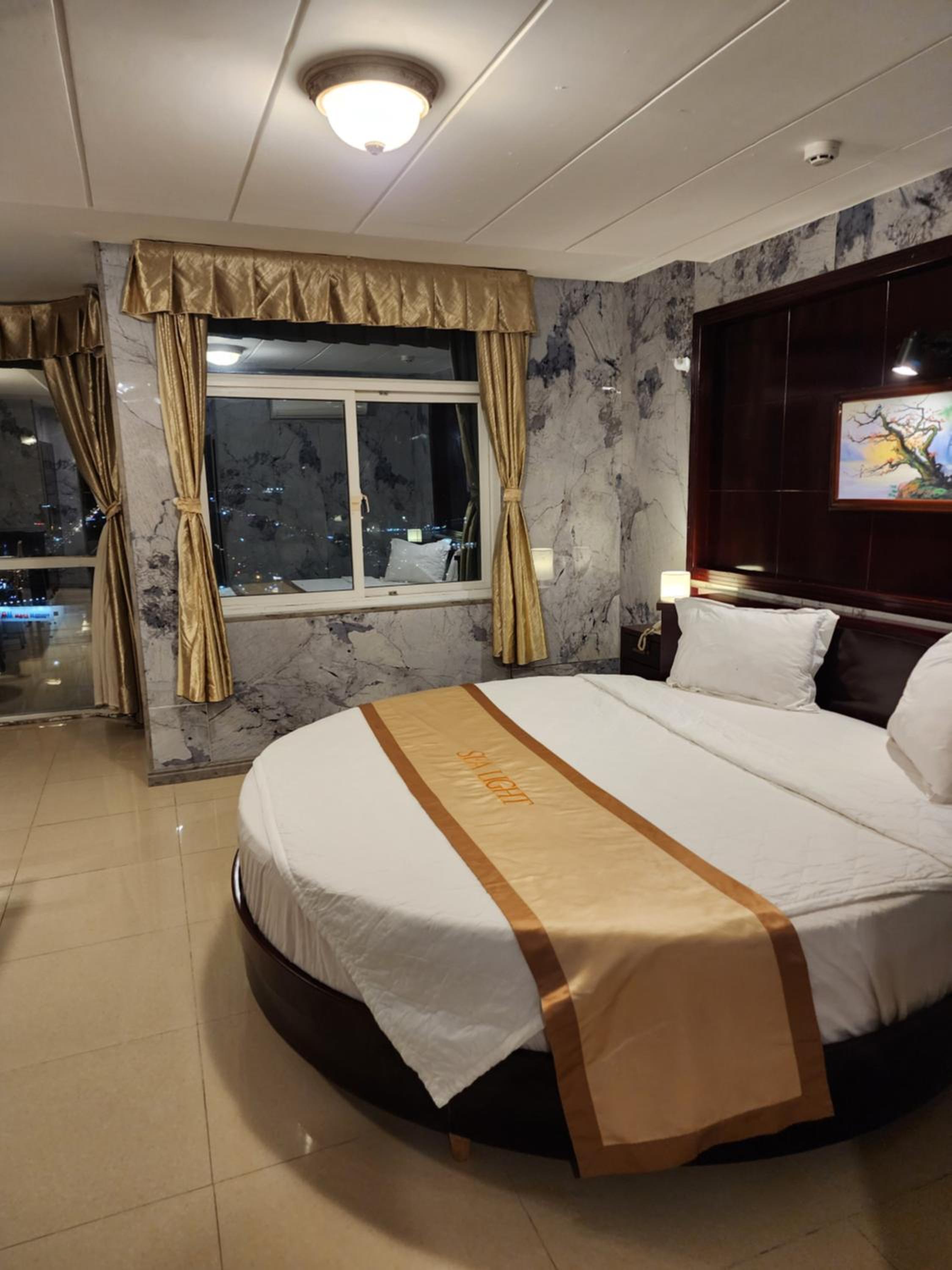 Deluxe Double Room with Side Sea View photo 3