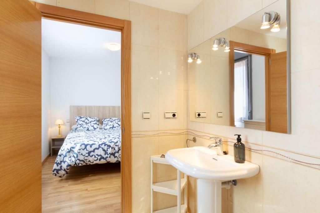 Three-Bedroom House photo 3