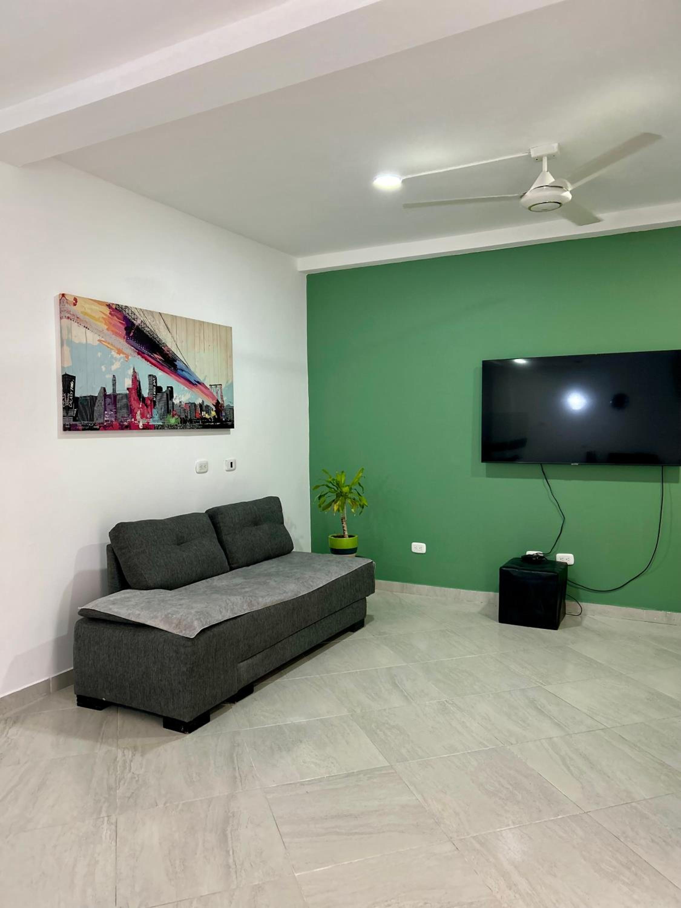 One-Bedroom Apartment photo 1