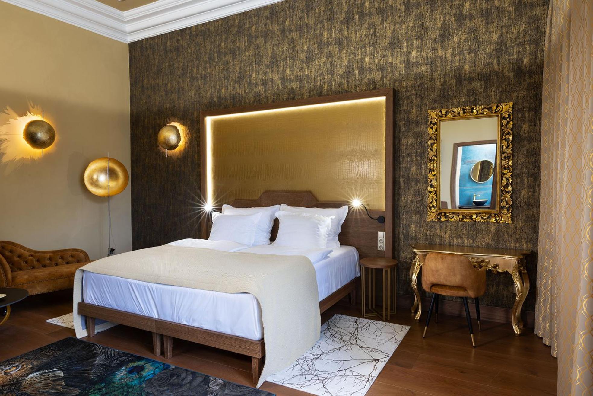 Double or Twin Room with Extra Bed photo 3