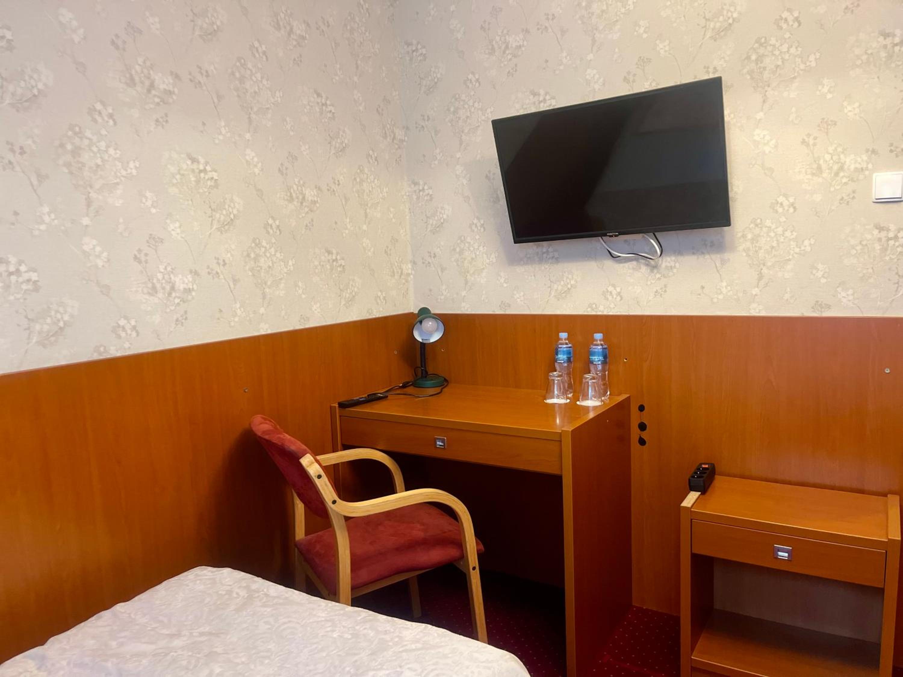 Small Twin Room photo 2