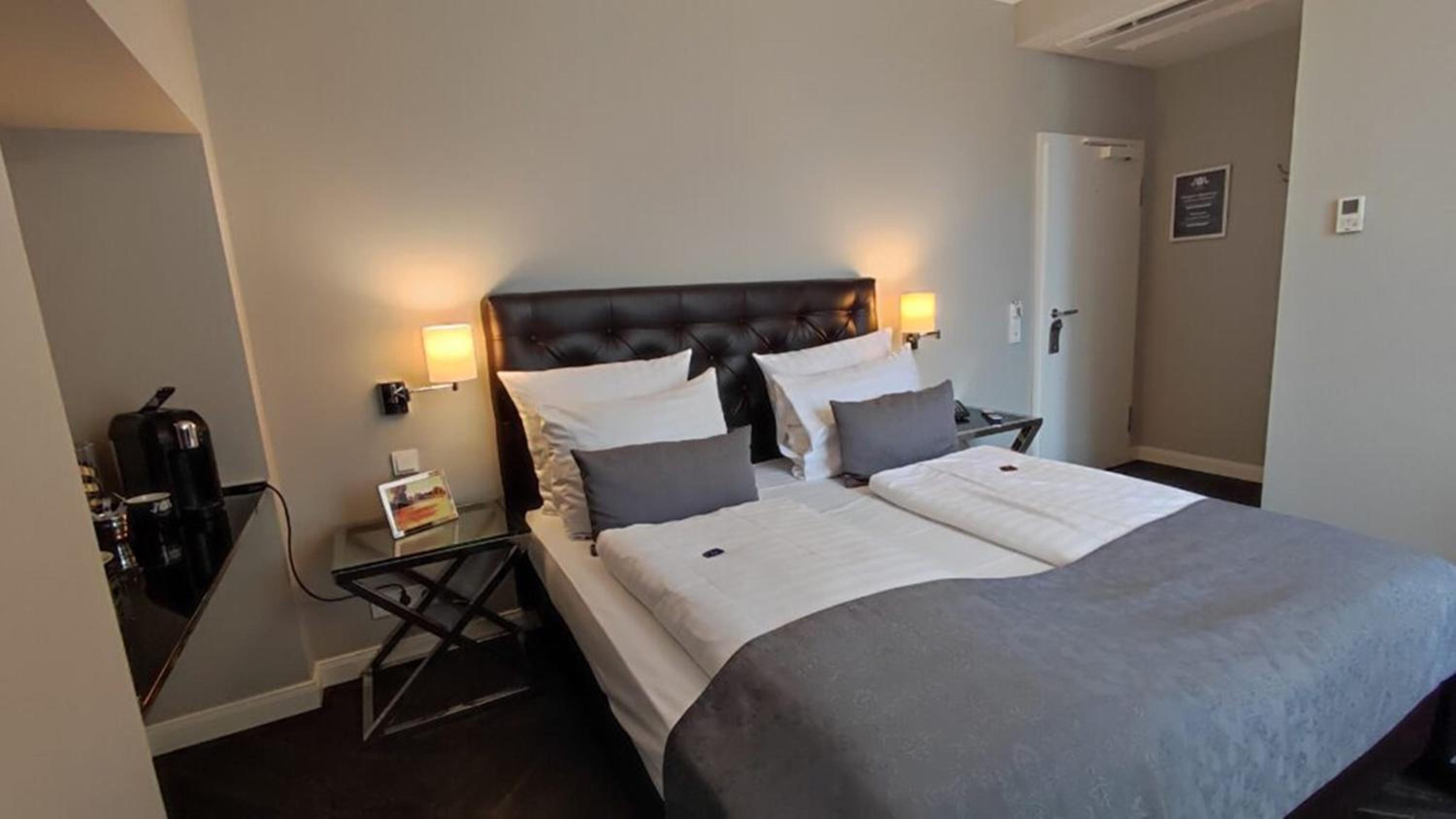 Standard Double Room - Photo 3