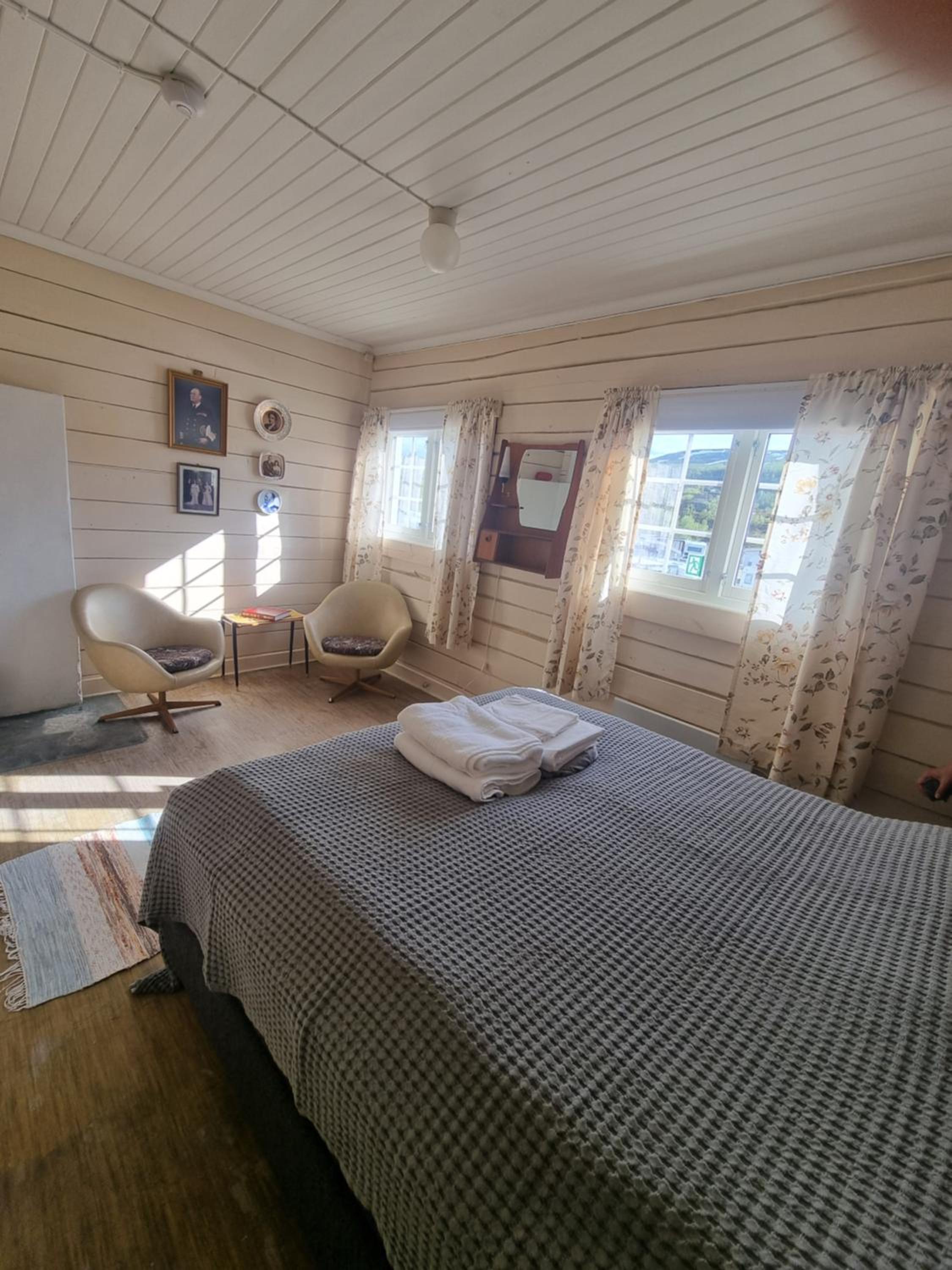 King Room with Mountain View photo 2