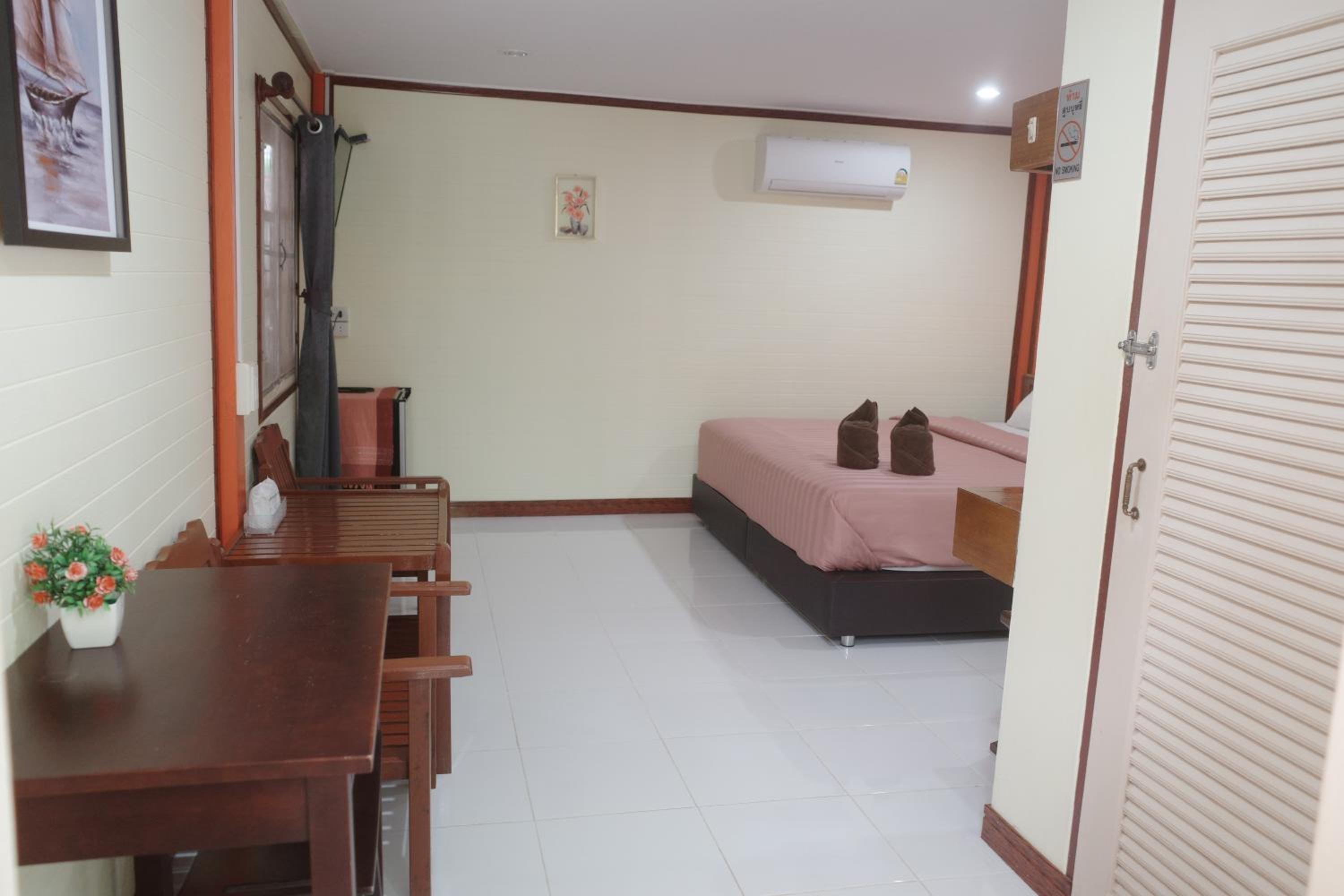 Double Room with Balcony - Photo 20