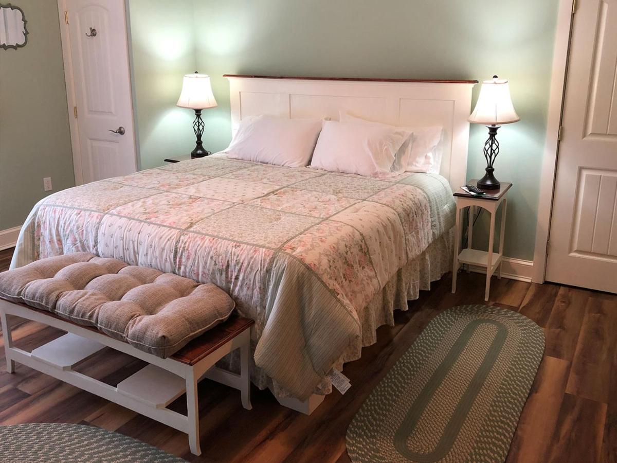 Deluxe King Room photo 1