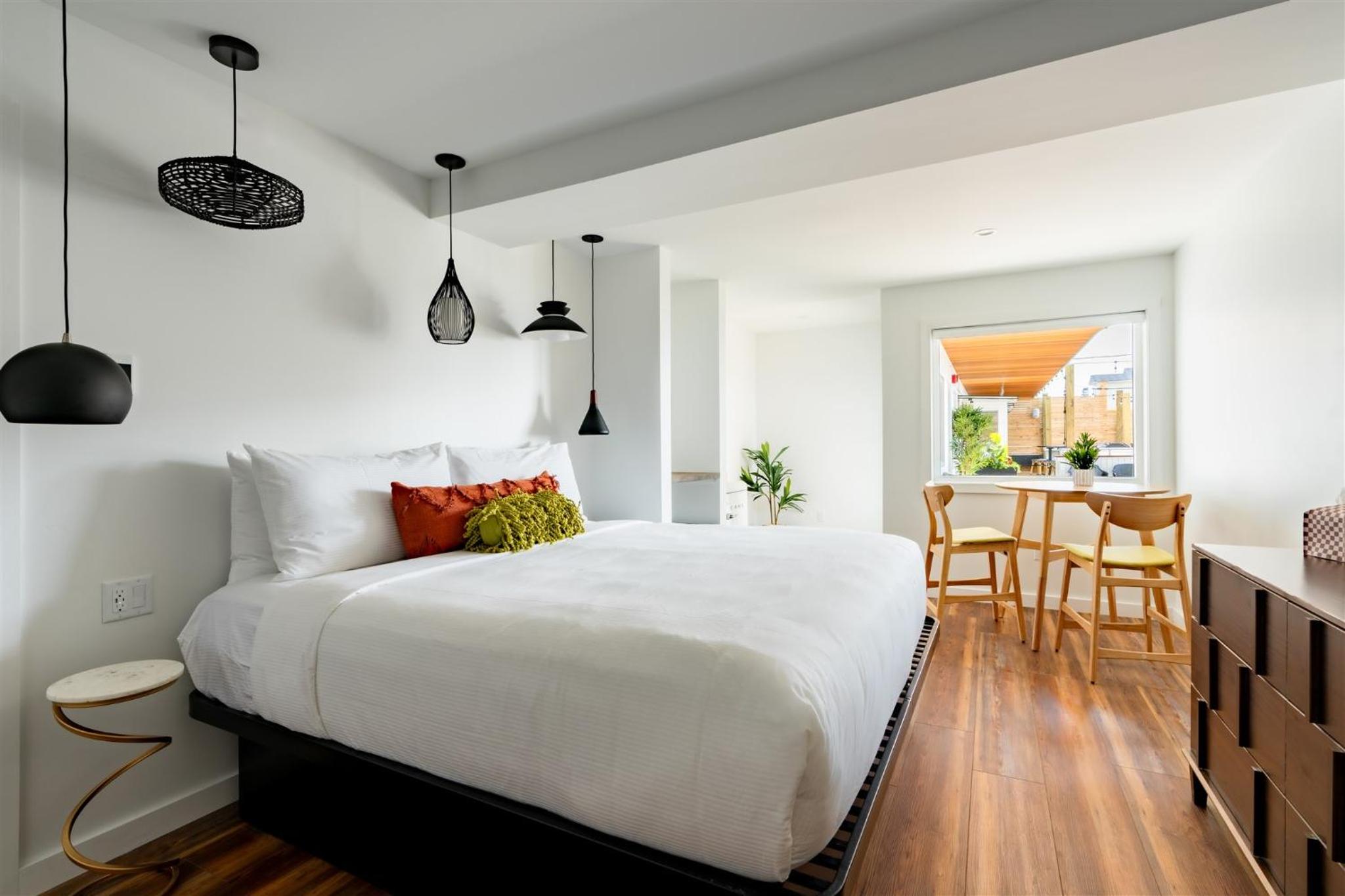 Deluxe King Room