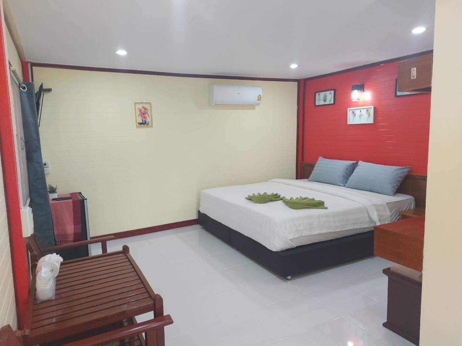 Double Room with Balcony - Photo 19