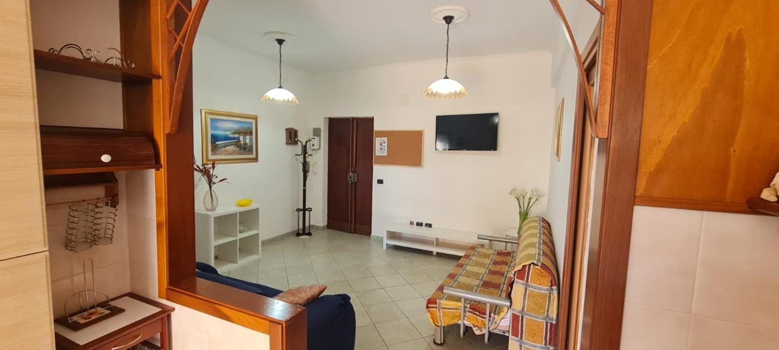 One-Bedroom House photo 1