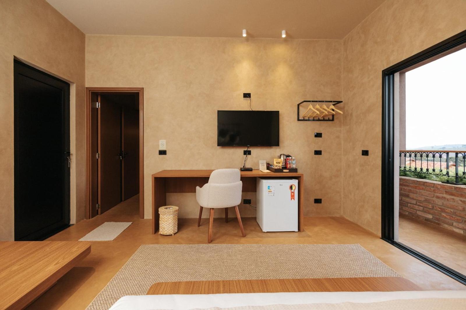 Family Room photo 3