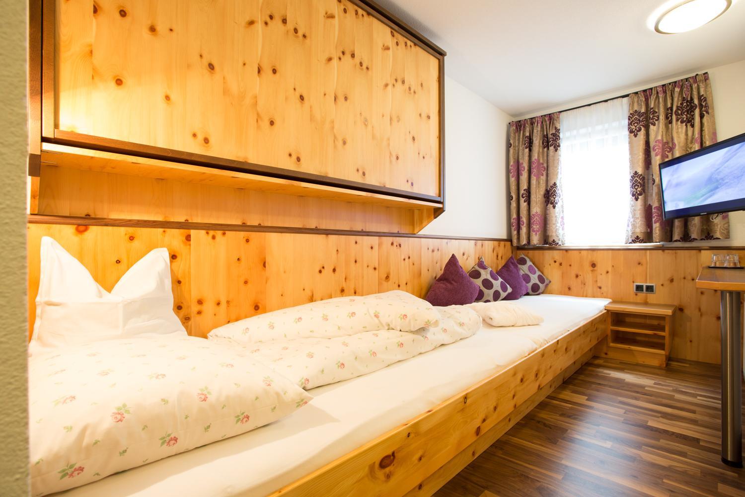 Single Room photo 2