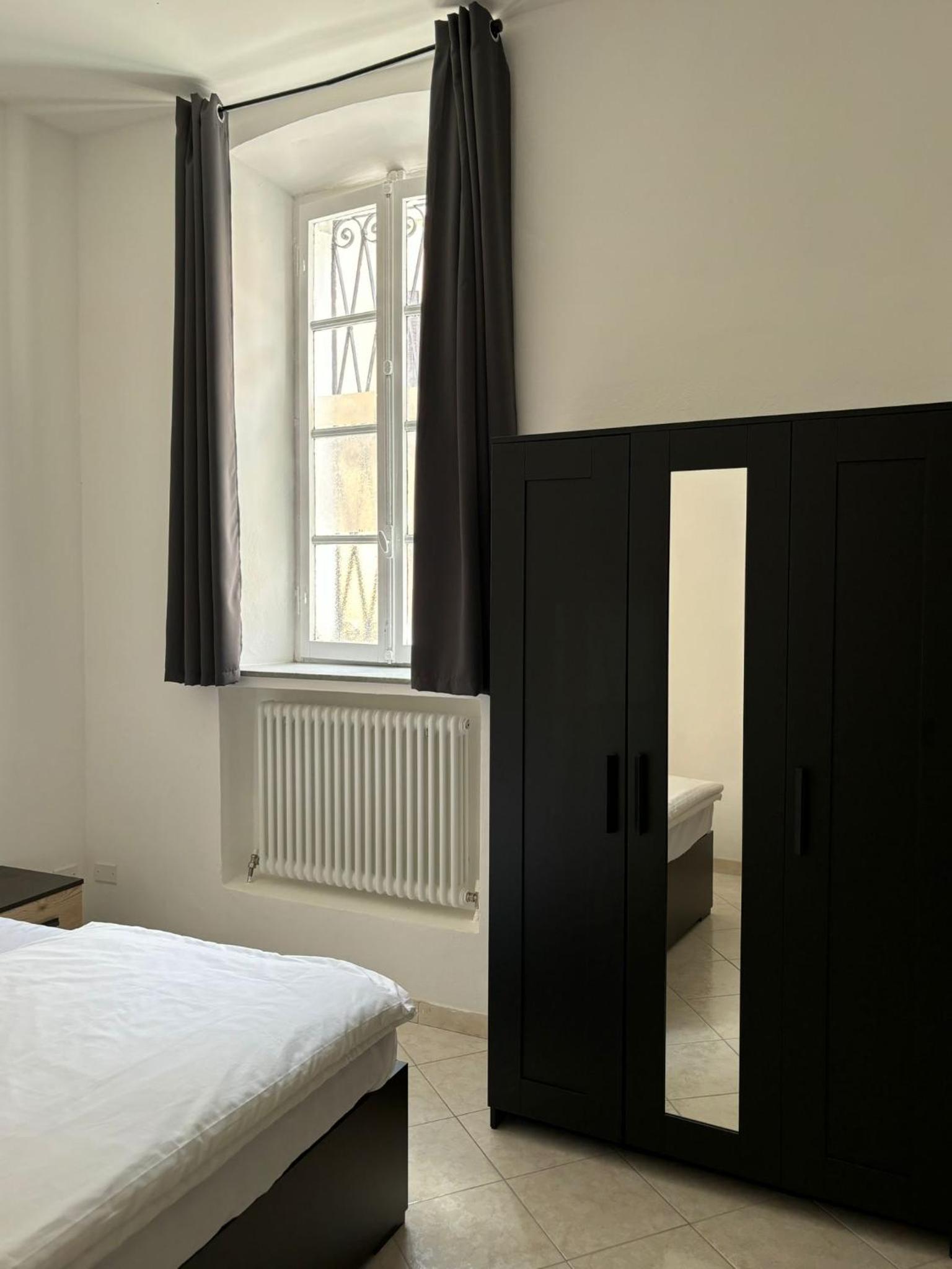 Deluxe One-Bedroom Apartment photo 1