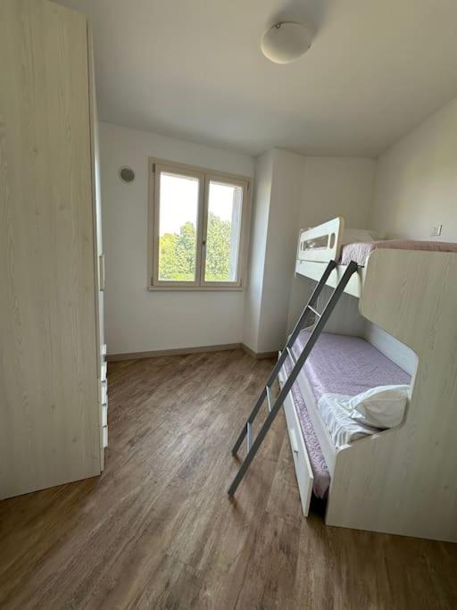 Four-Bedroom House photo 1