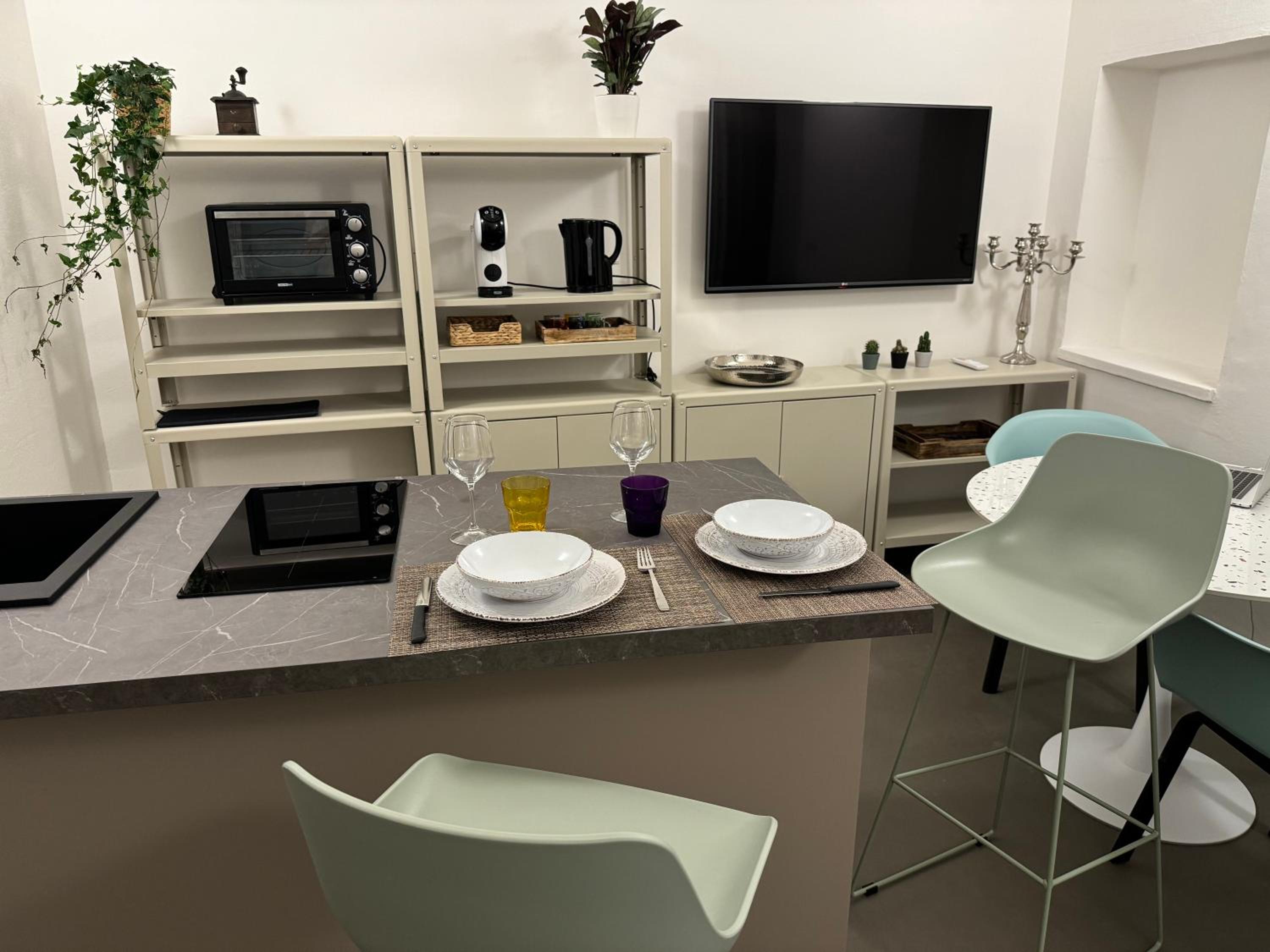 One-Bedroom Deluxe Apartment photo 3