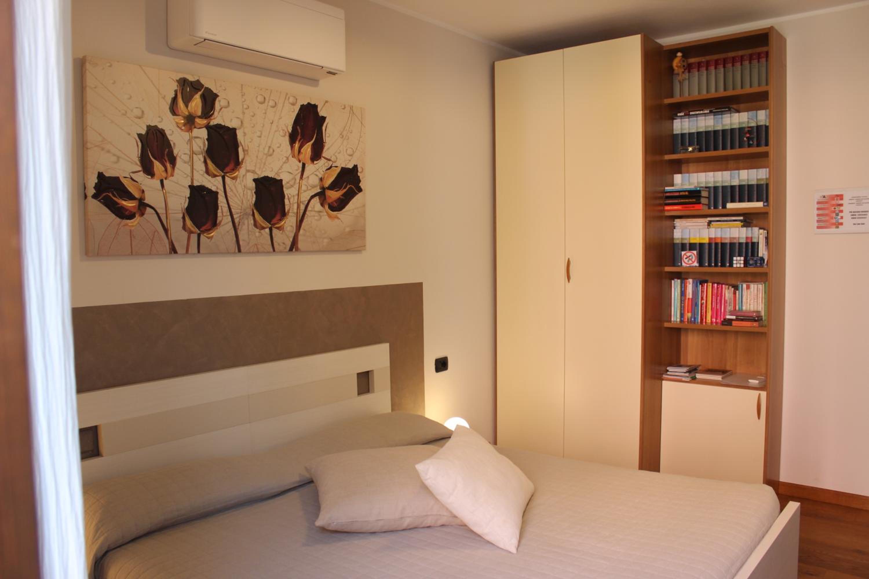 Double Room with Private Bathroom photo 2