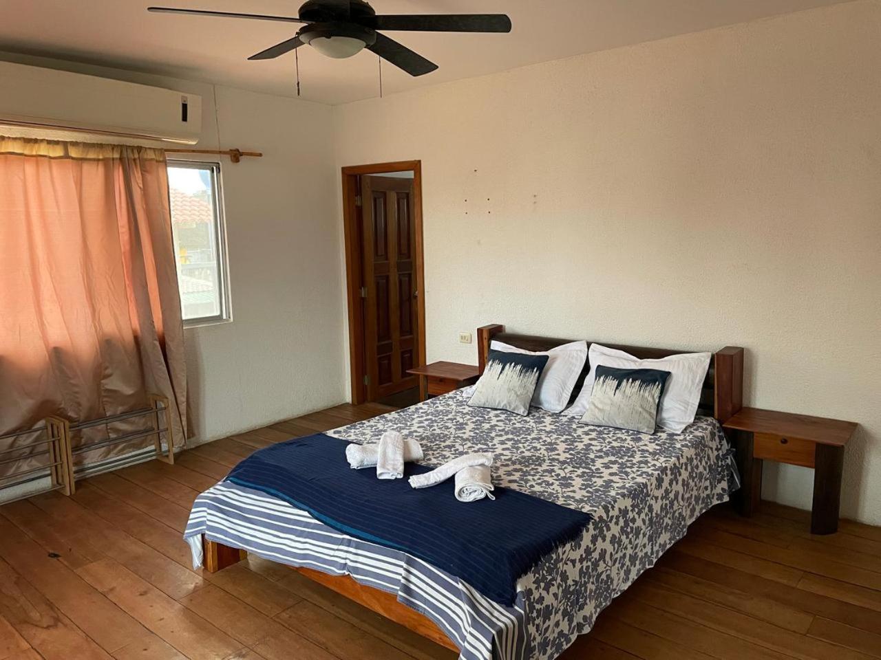 Three-Bedroom House photo 3