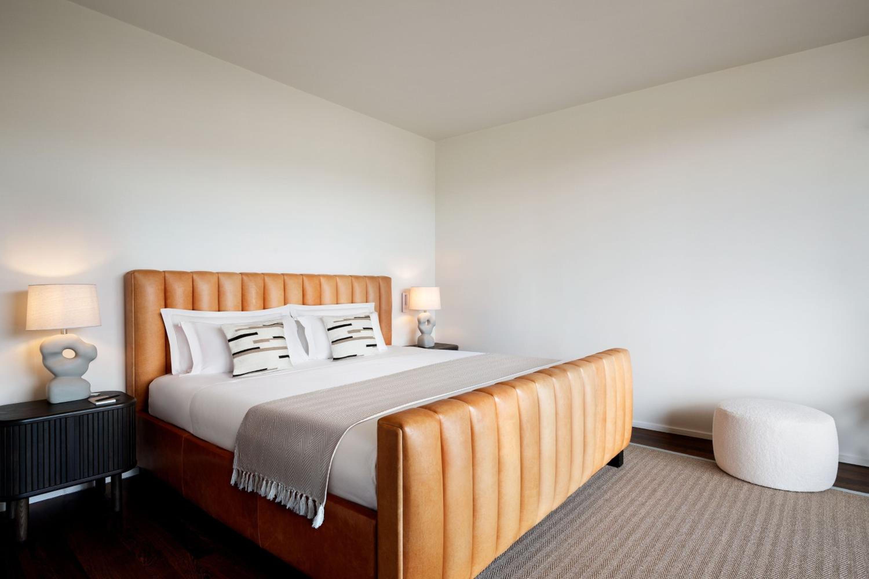 One-Bedroom Deluxe King Suite with Sofa Bed and Golf View - Photo 11