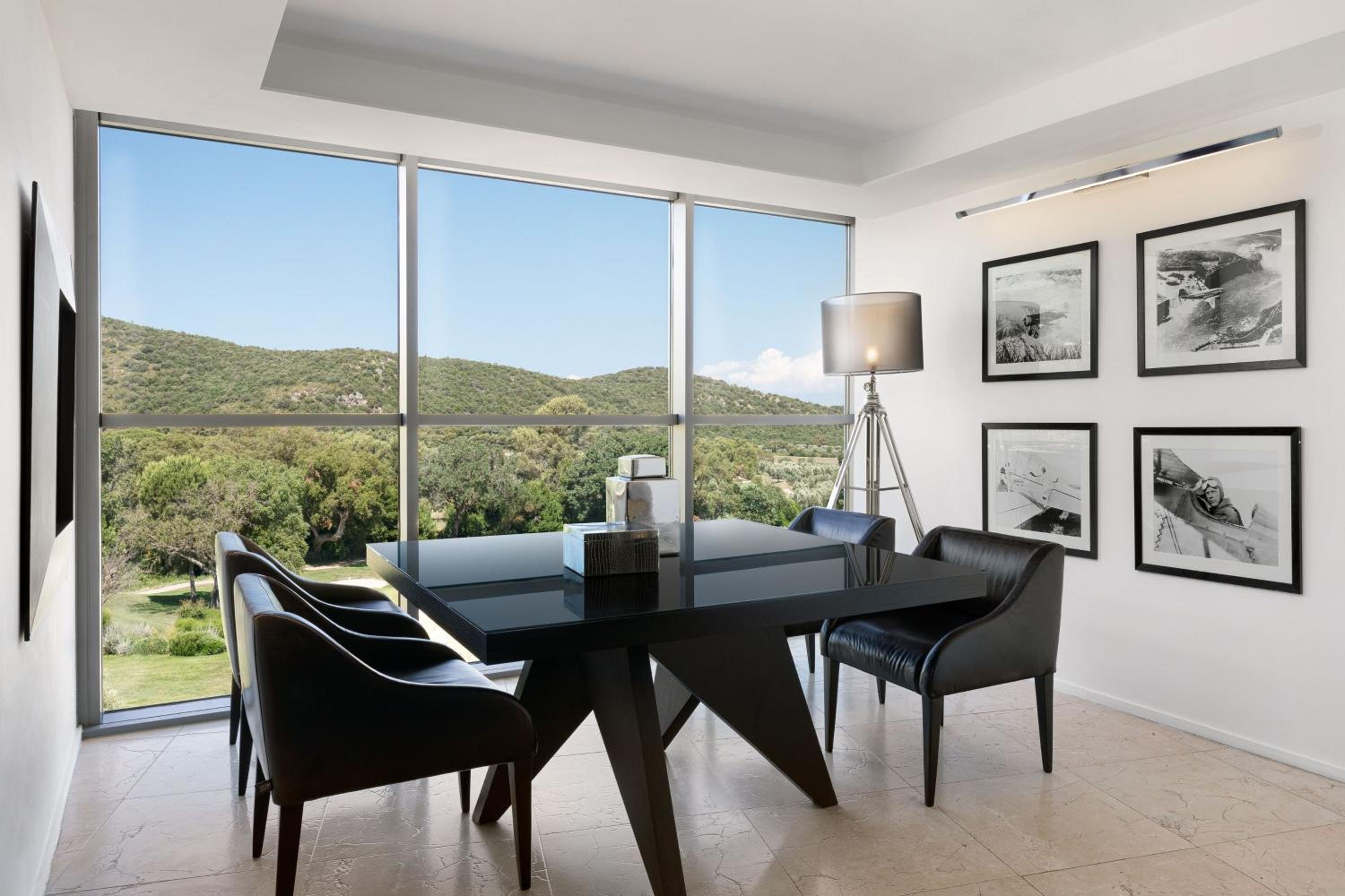 One-Bedroom Deluxe King Suite with Sofa Bed and Golf View - Photo 3