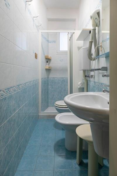 Standard Double Room - Photo 4