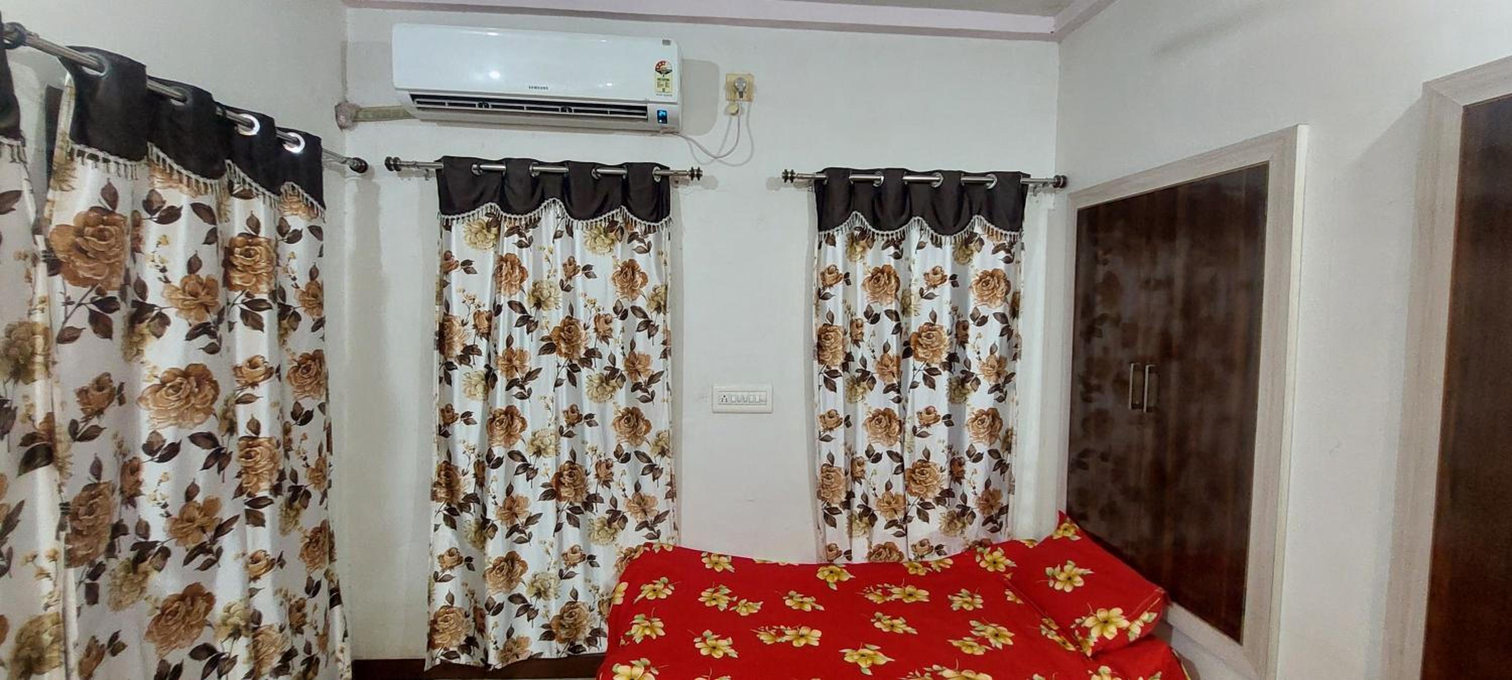 One-Bedroom House photo 1