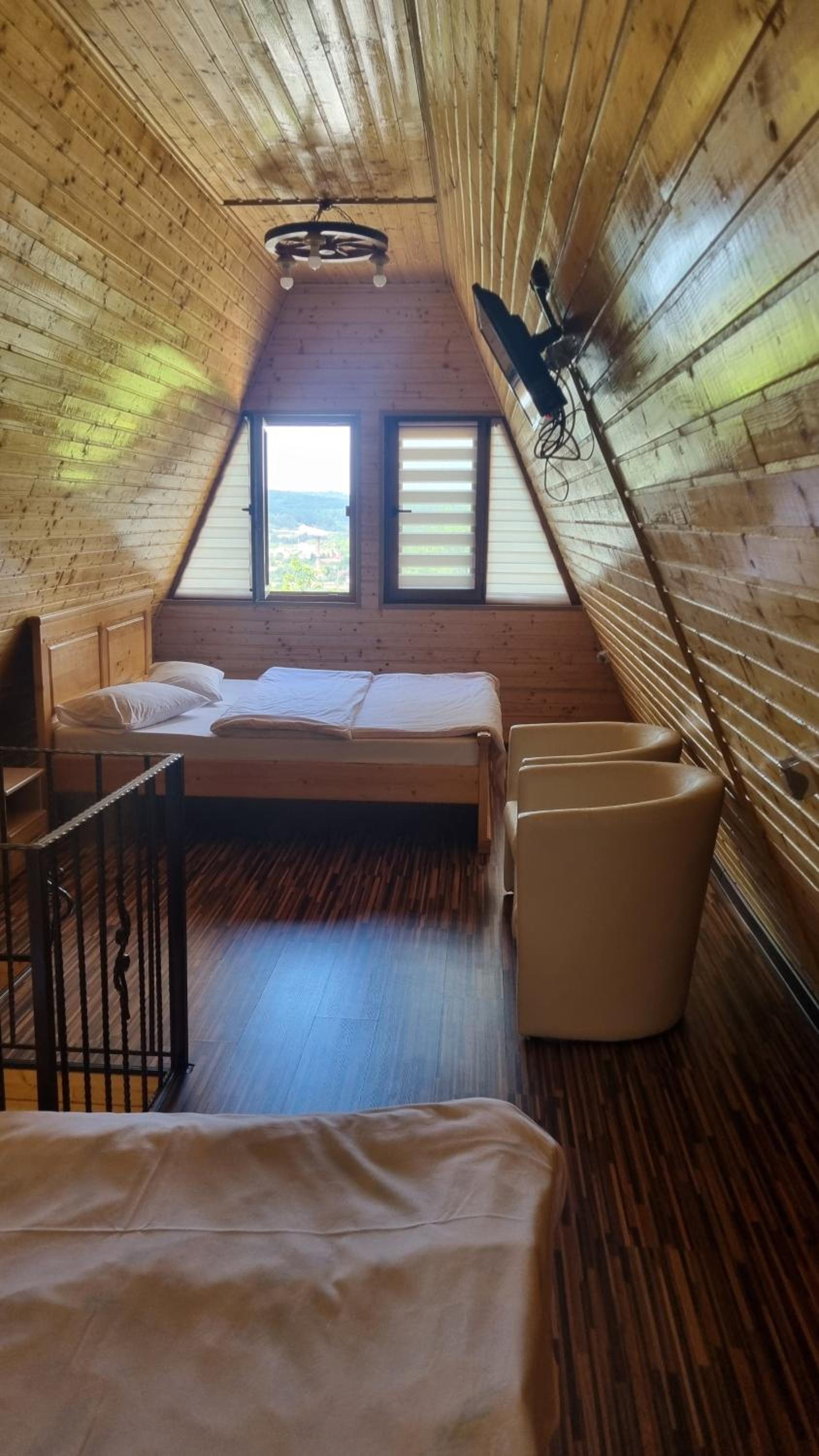 One-Bedroom House - Photo 12