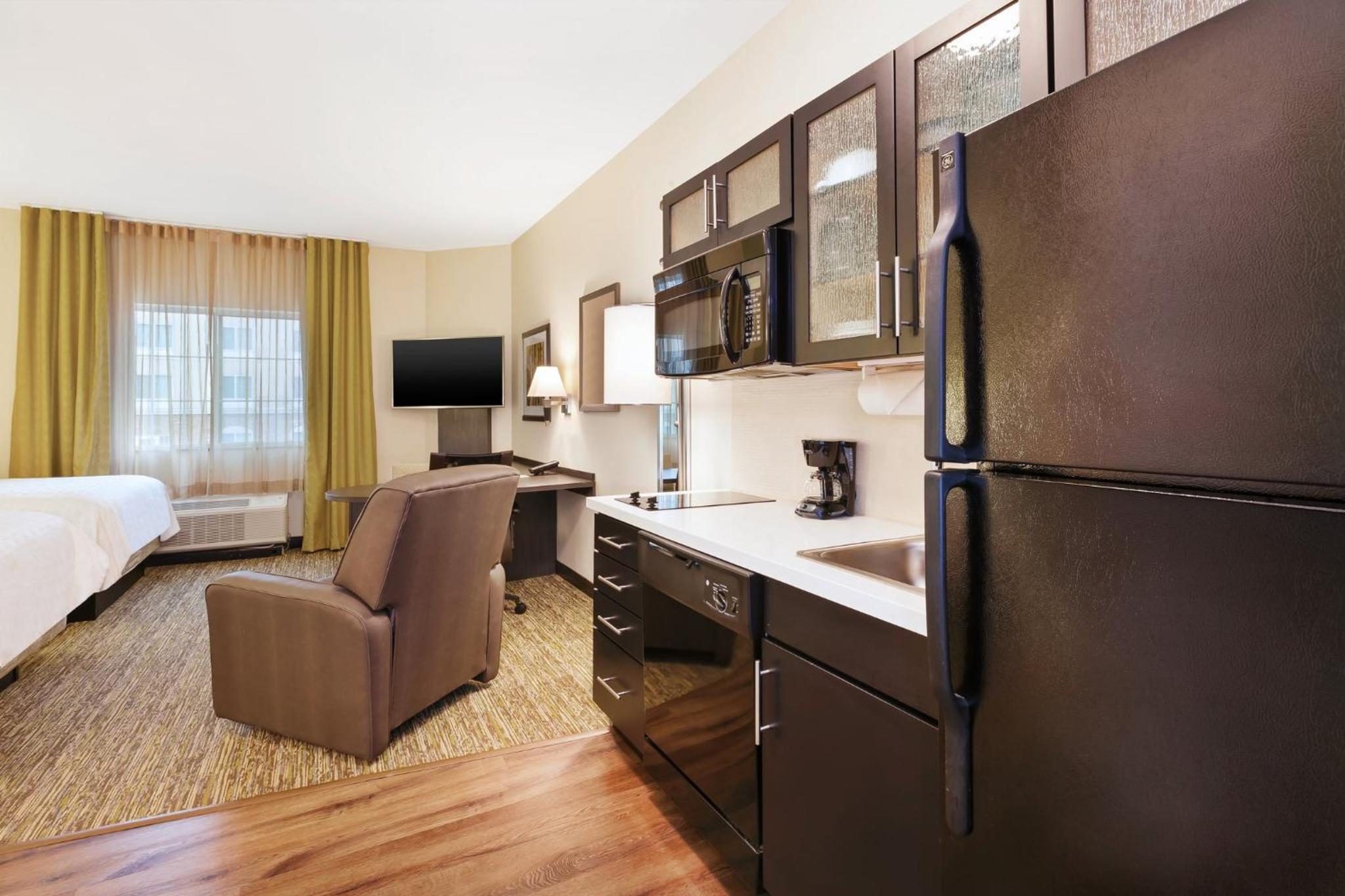 Studio Suite with Two Queen Beds photo 2