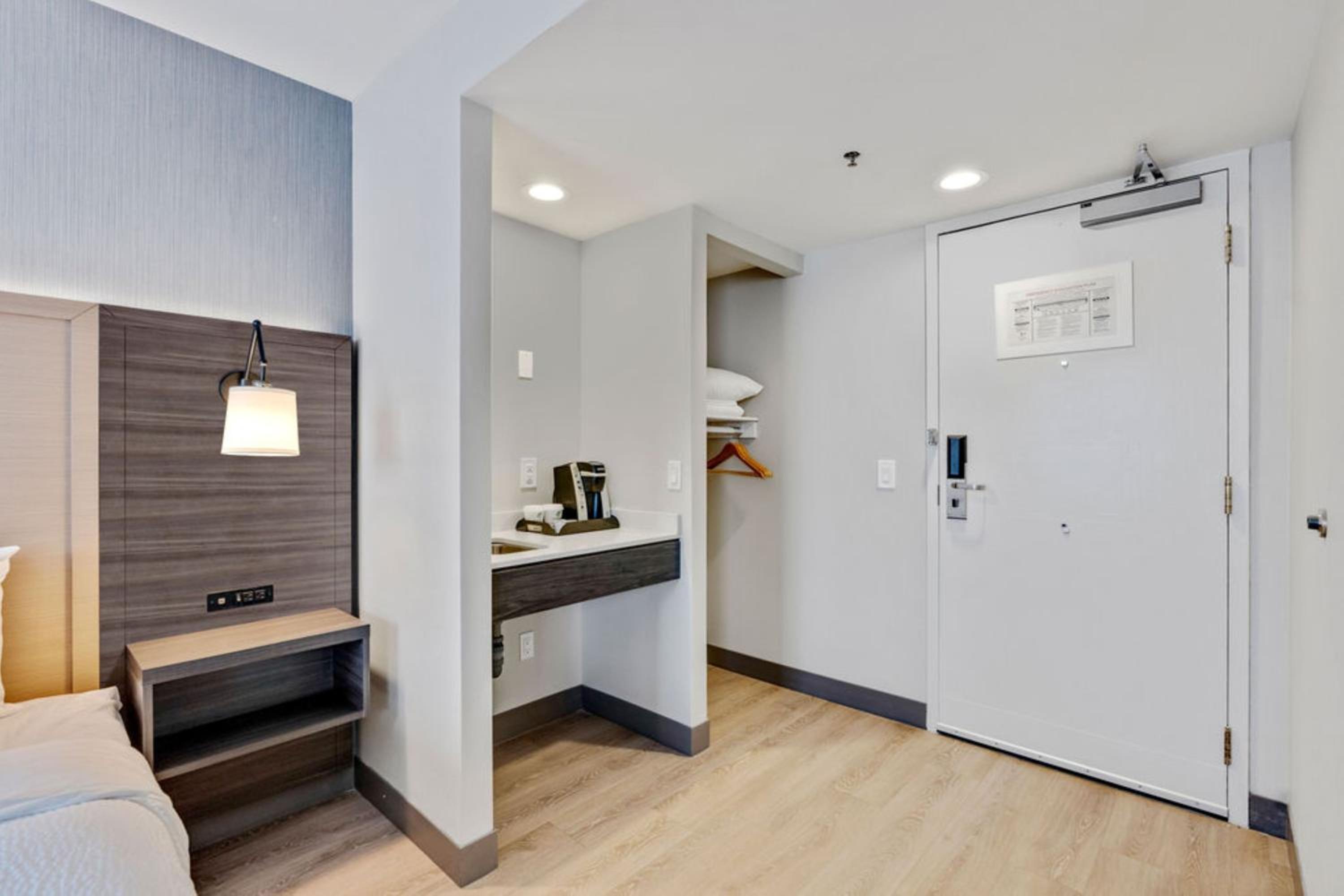 King Room with Accessible Roll-In Shower