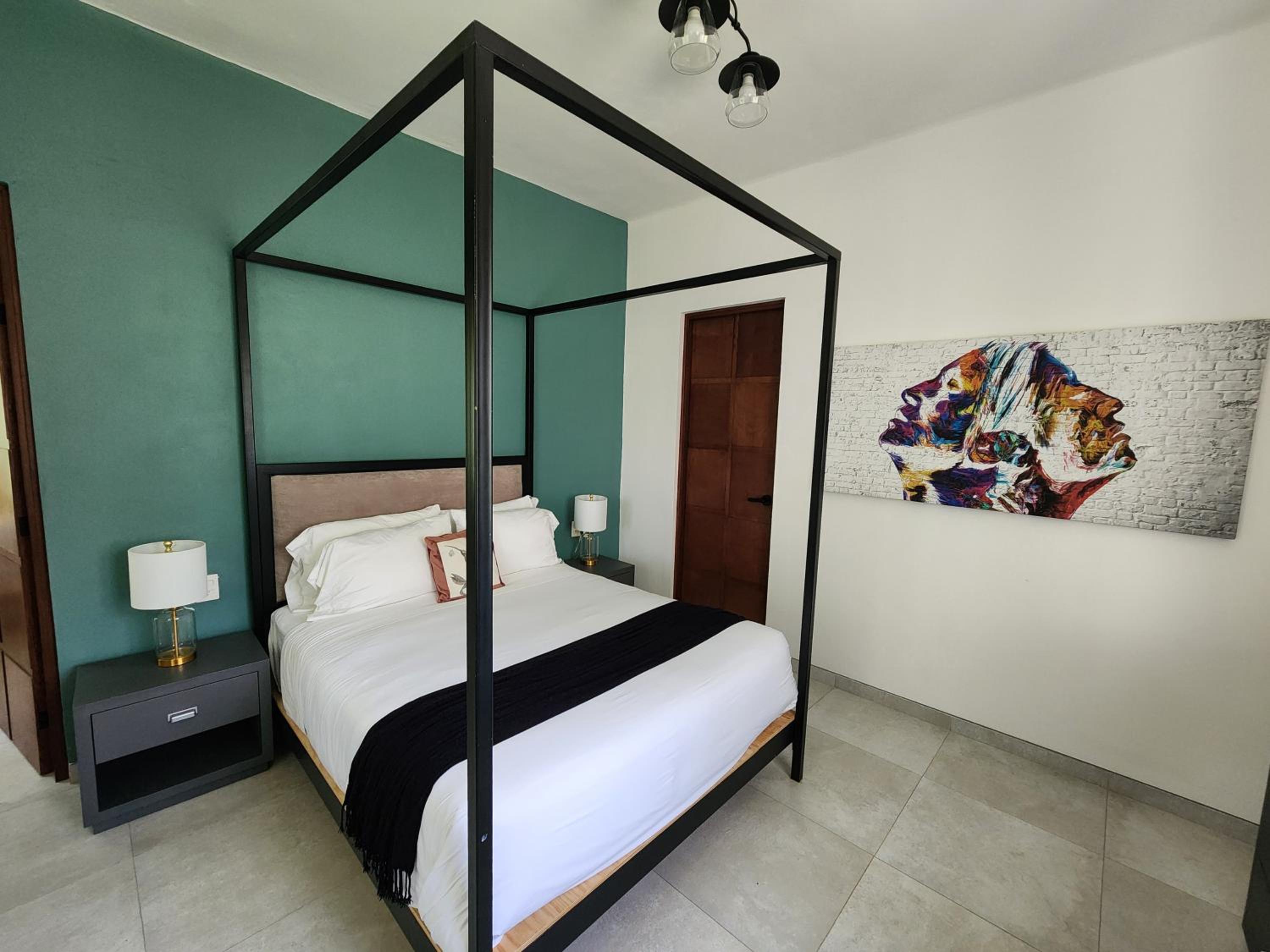Queen Room with Garden View