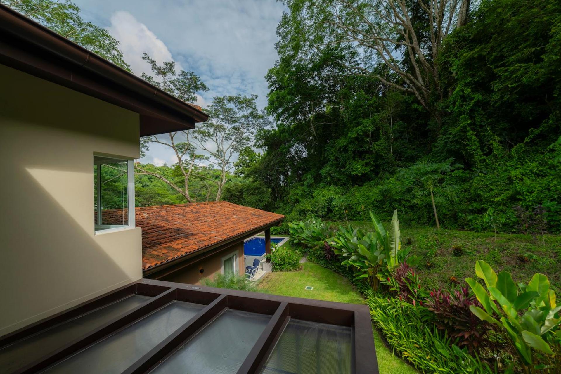 Four-Bedroom Villa photo 2