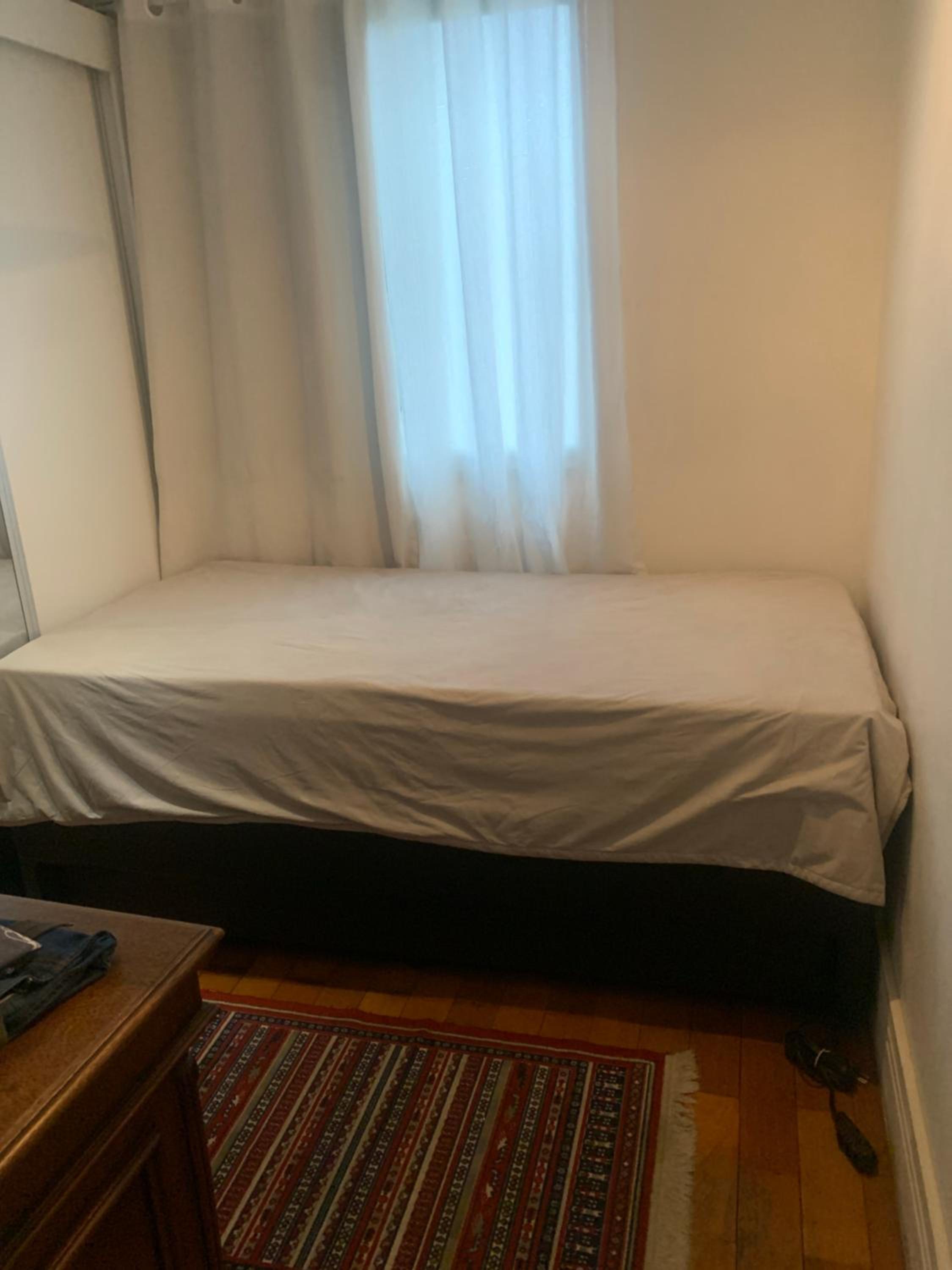 Single Room with Shared Bathroom