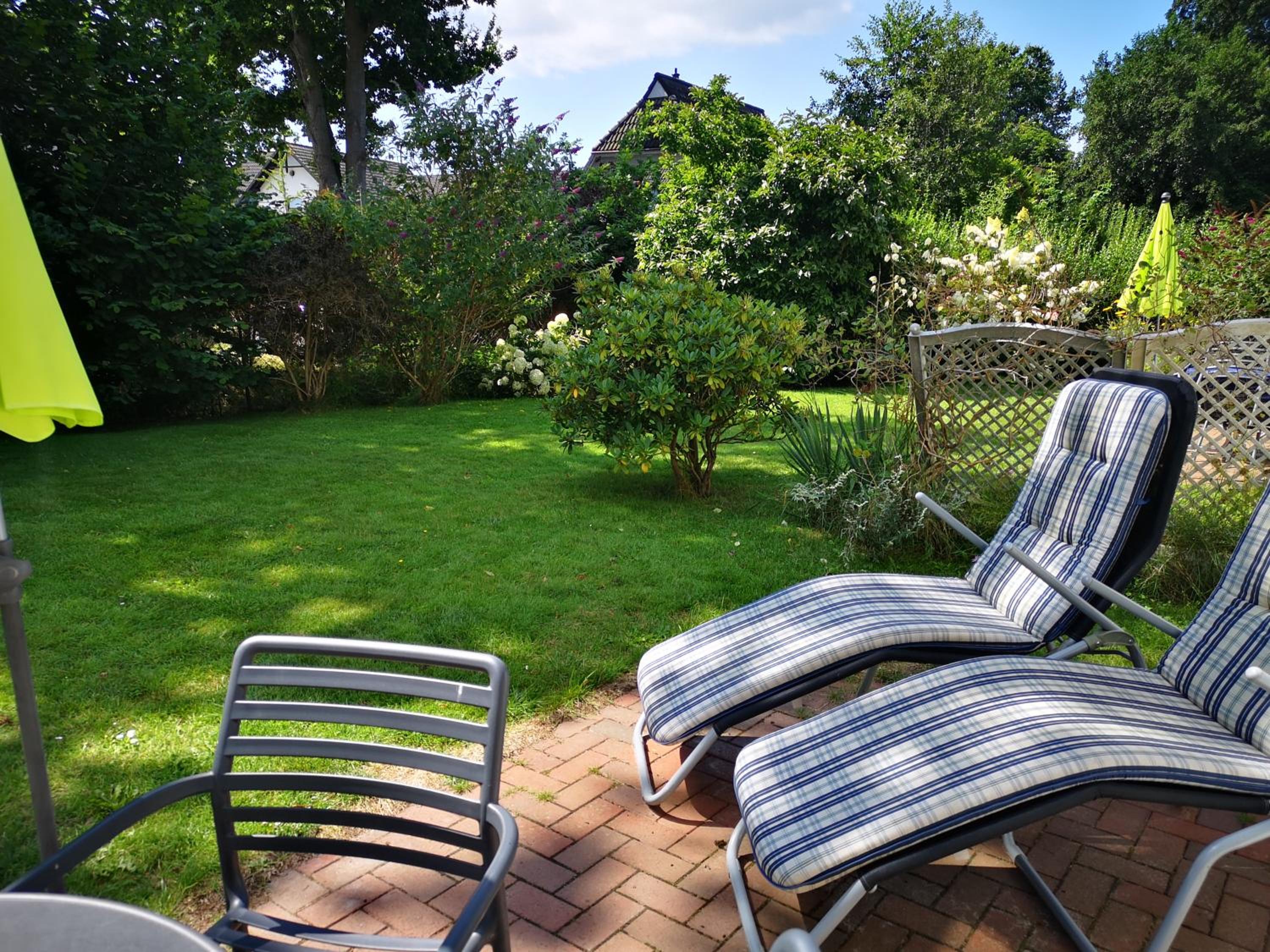 One-Bedroom Apartment with Garden photo 2